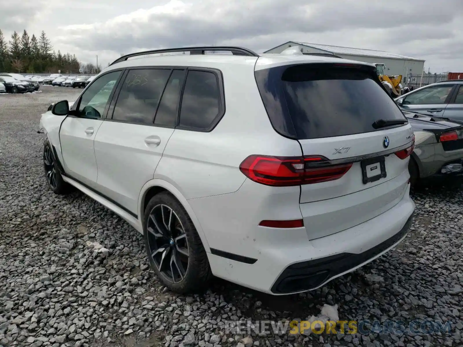 3 Photograph of a damaged car 5UXCW2C0XL9B48550 BMW X7 2020