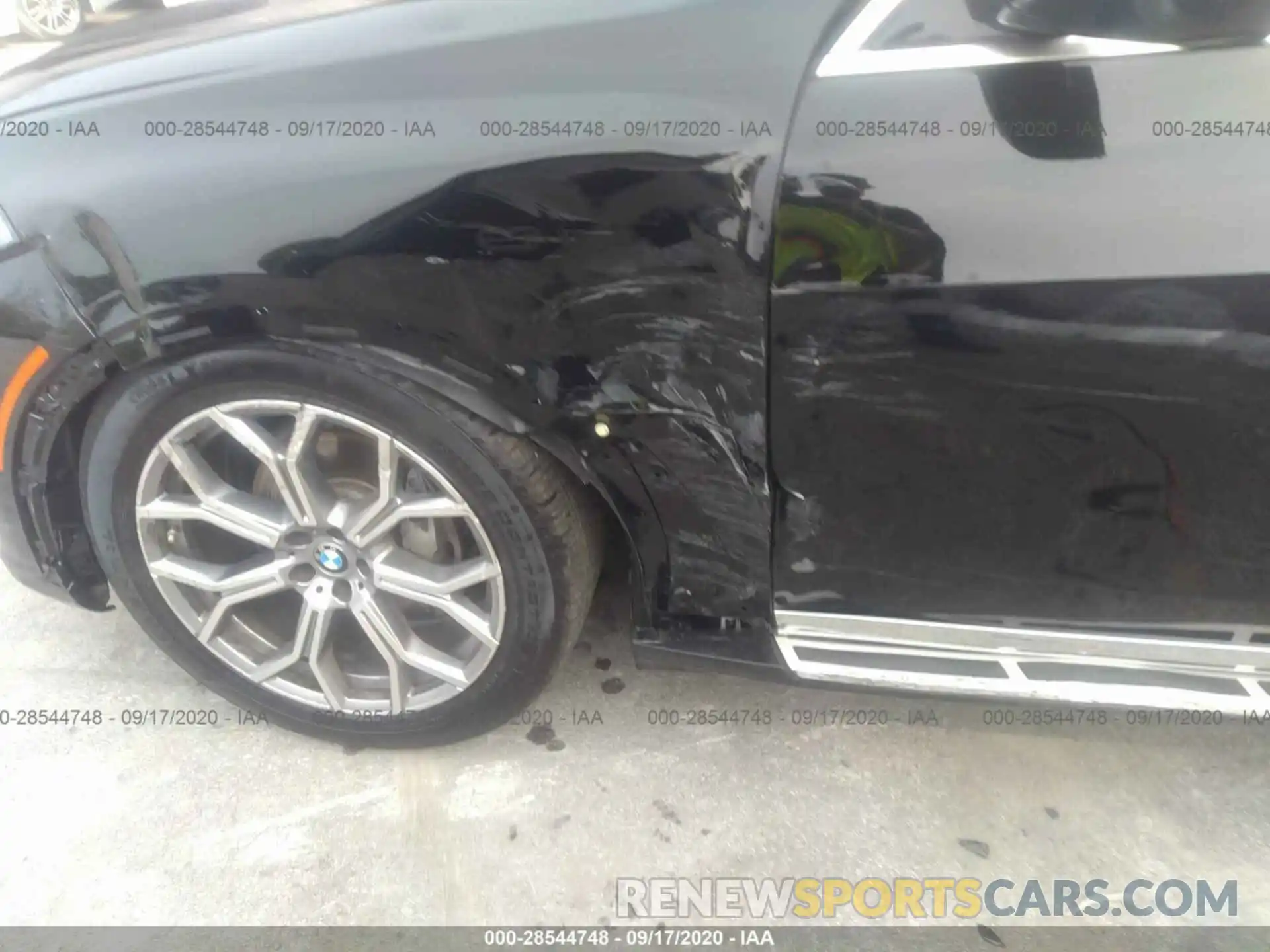 6 Photograph of a damaged car 5UXCW2C0XL9B56695 BMW X7 2020