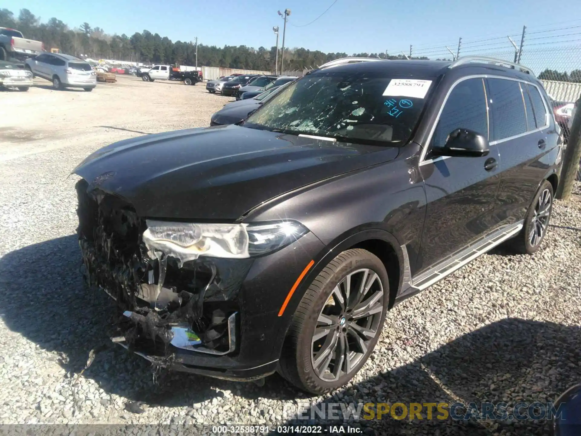 2 Photograph of a damaged car 5UXCW2C0XL9B86263 BMW X7 2020