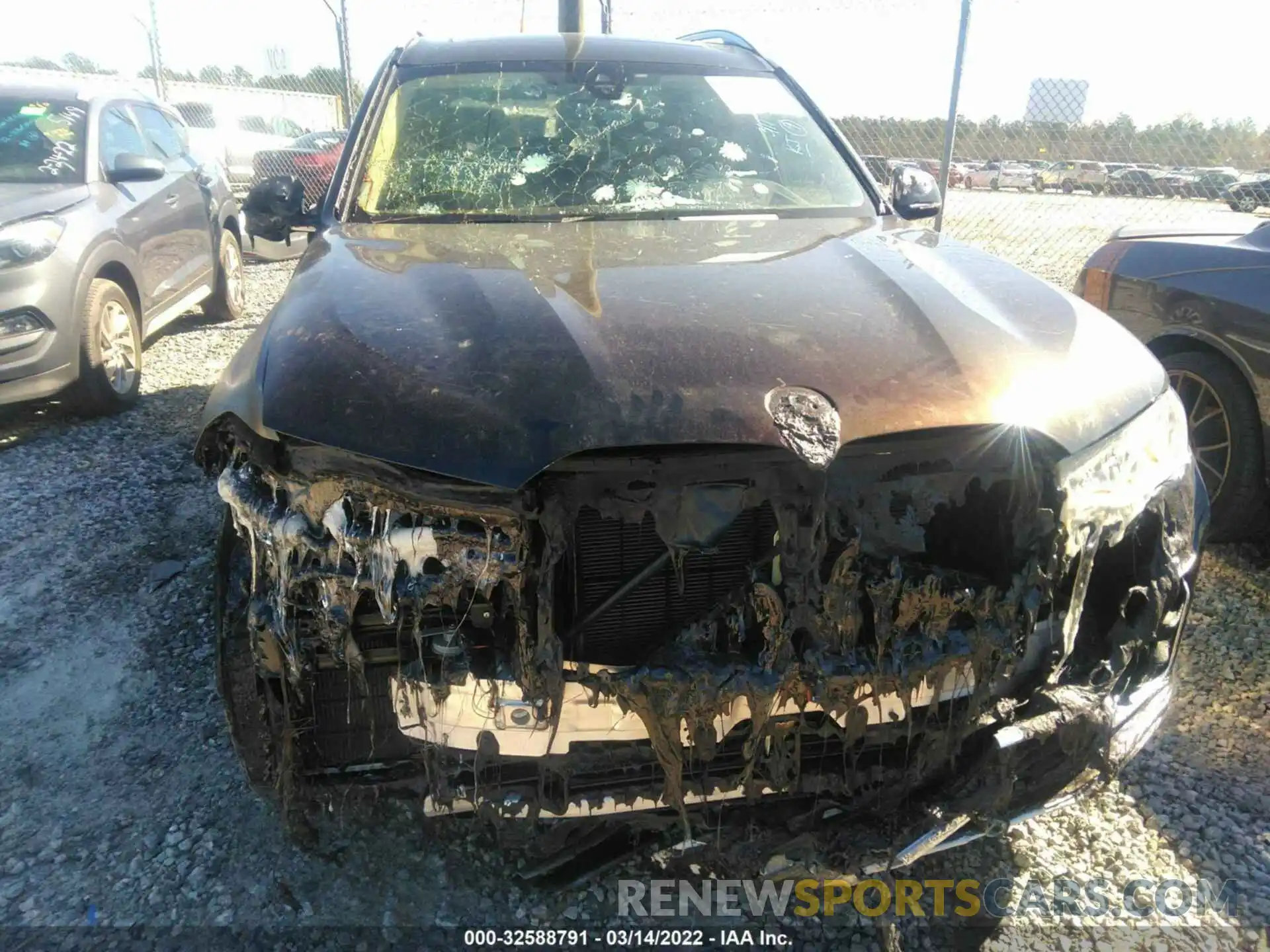 6 Photograph of a damaged car 5UXCW2C0XL9B86263 BMW X7 2020