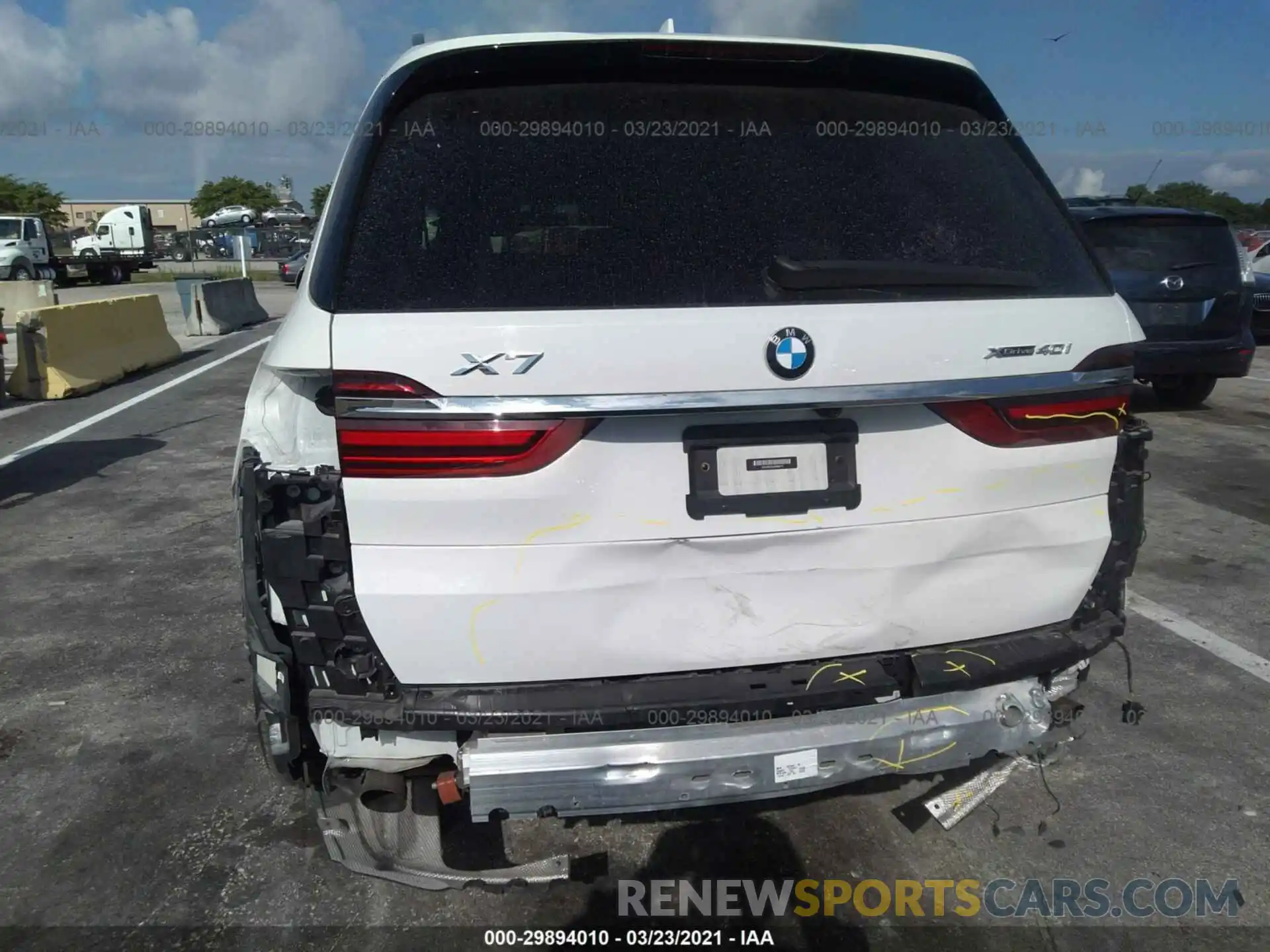 6 Photograph of a damaged car 5UXCW2C0XL9B89177 BMW X7 2020
