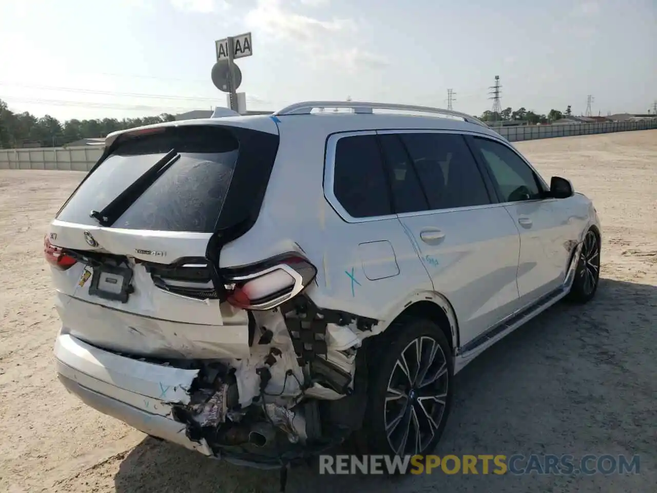 4 Photograph of a damaged car 5UXCW2C0XL9B92578 BMW X7 2020