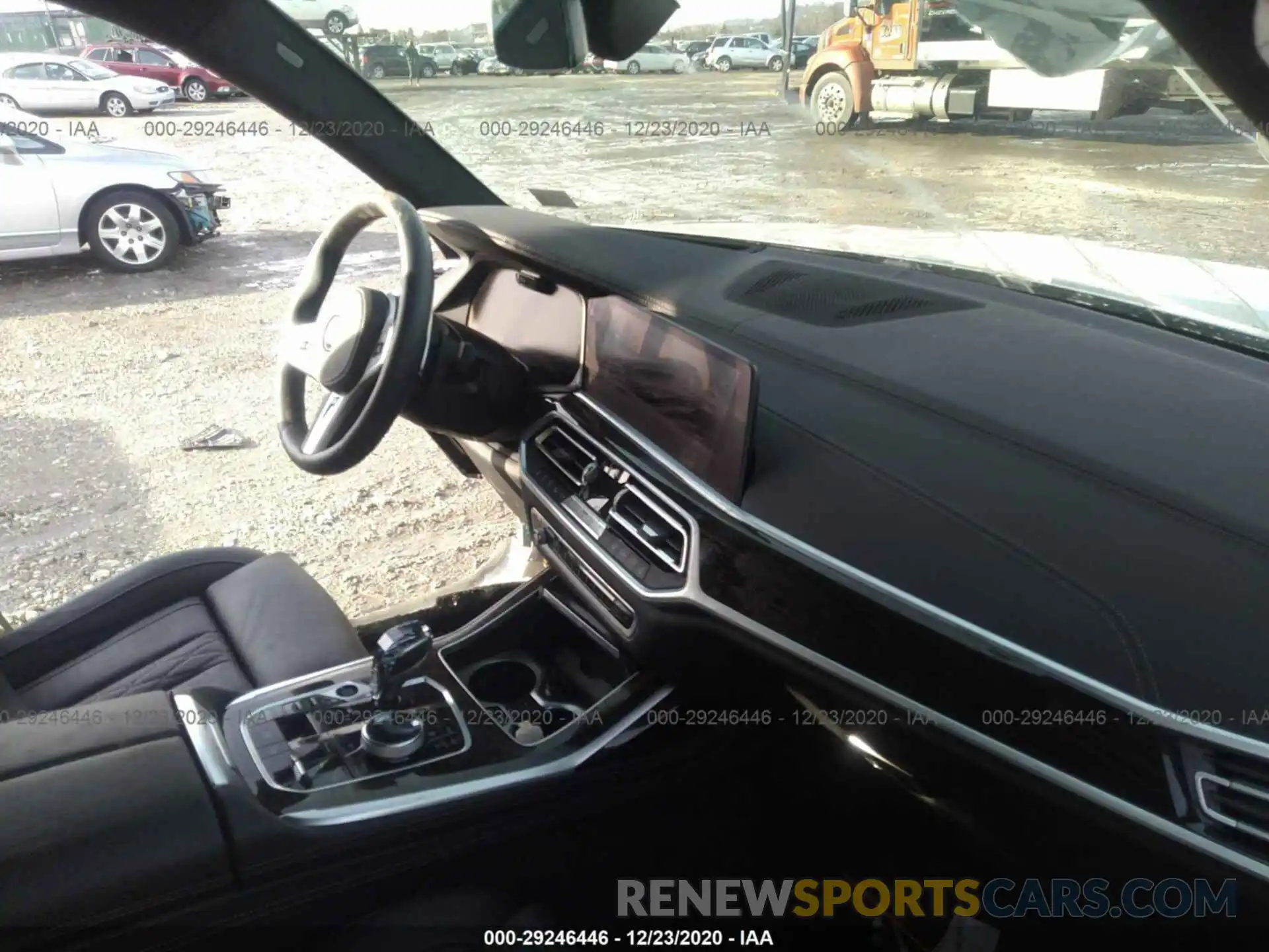5 Photograph of a damaged car 5UXCX6C01L9C43843 BMW X7 2020