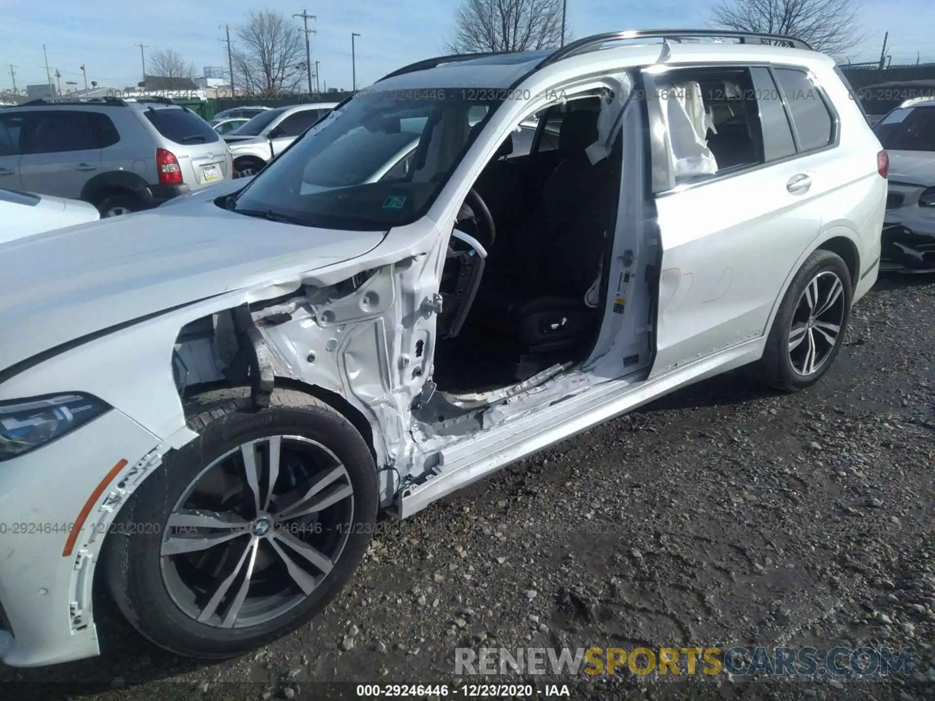 6 Photograph of a damaged car 5UXCX6C01L9C43843 BMW X7 2020