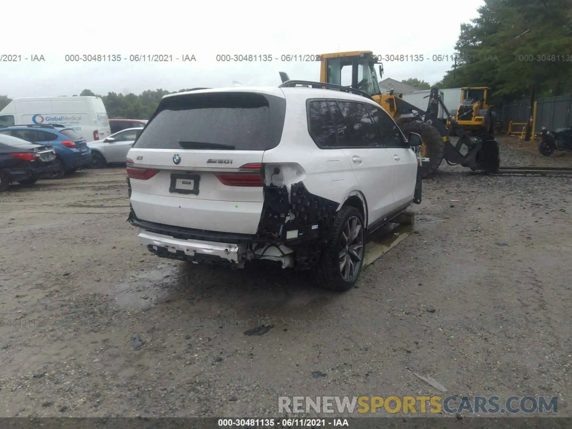 4 Photograph of a damaged car 5UXCX6C01LLE35668 BMW X7 2020