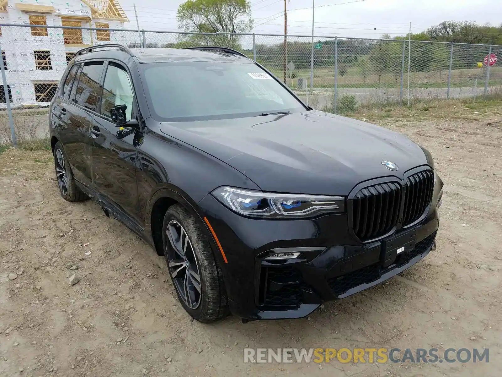 1 Photograph of a damaged car 5UXCX6C02LLE35680 BMW X7 2020