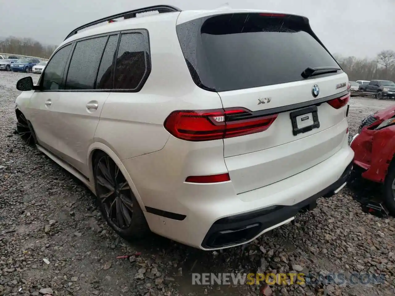 3 Photograph of a damaged car 5UXCX6C02LLE35856 BMW X7 2020