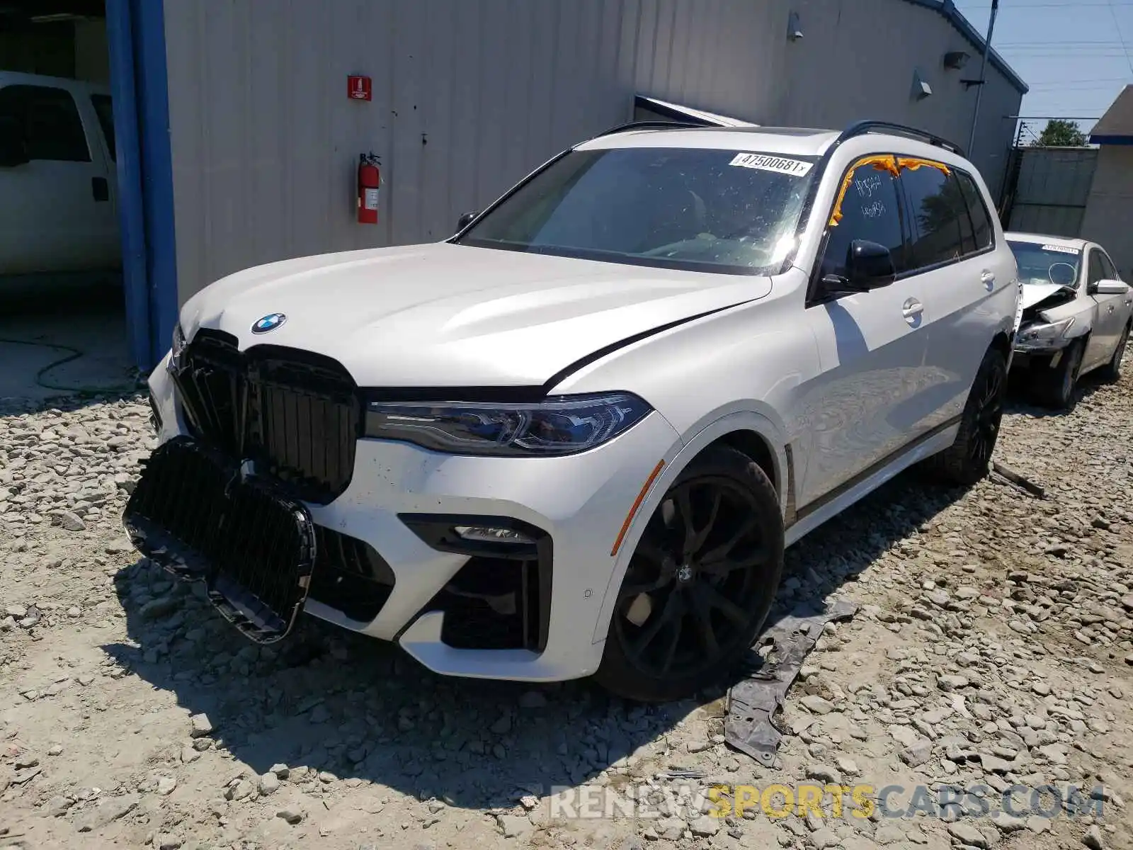 2 Photograph of a damaged car 5UXCX6C03L9C78190 BMW X7 2020