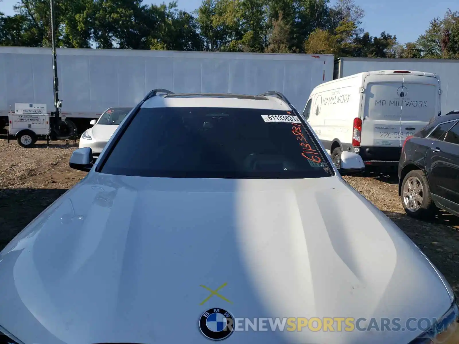 7 Photograph of a damaged car 5UXCX6C03LLE35512 BMW X7 2020