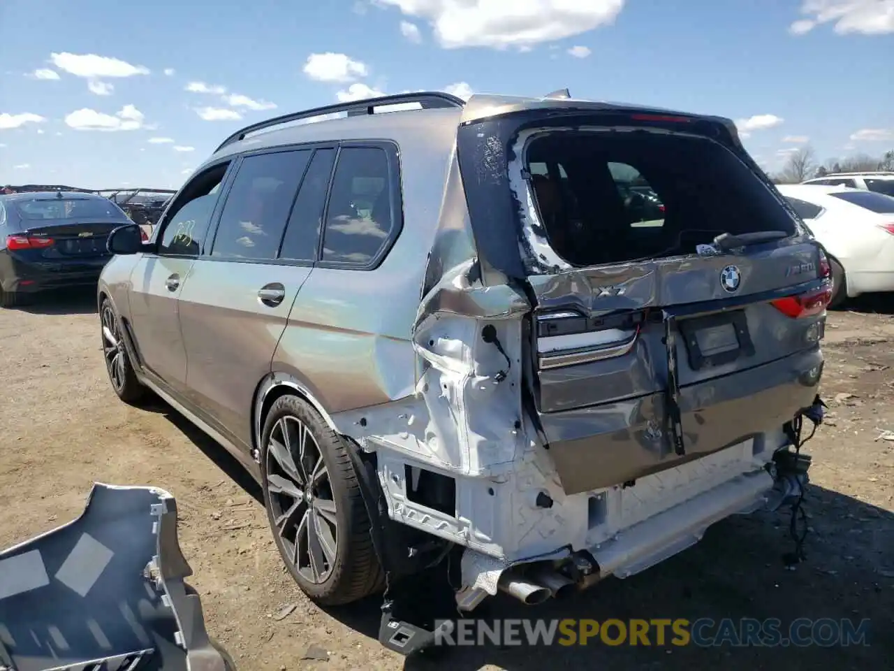 3 Photograph of a damaged car 5UXCX6C04L9C50155 BMW X7 2020