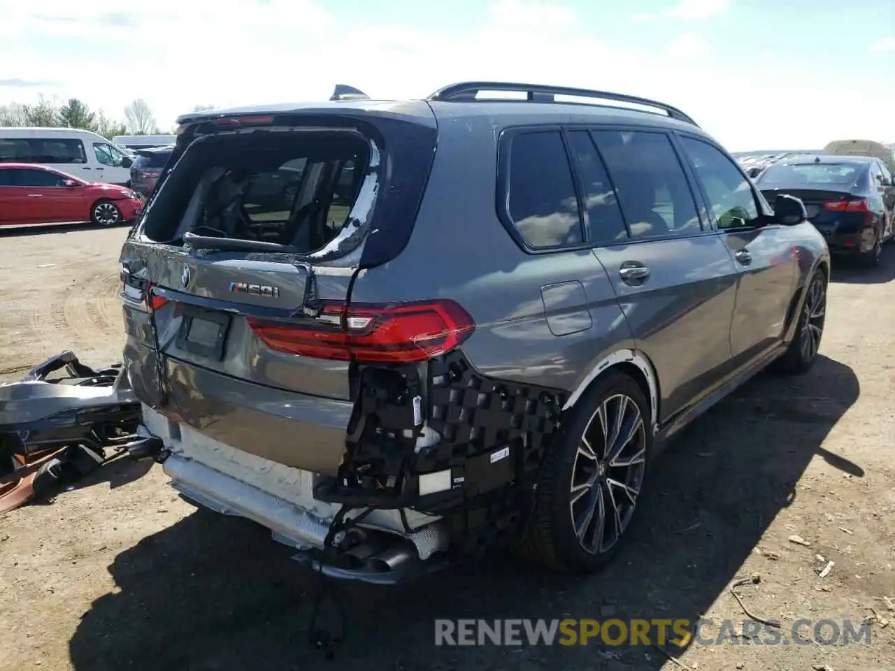 4 Photograph of a damaged car 5UXCX6C04L9C50155 BMW X7 2020