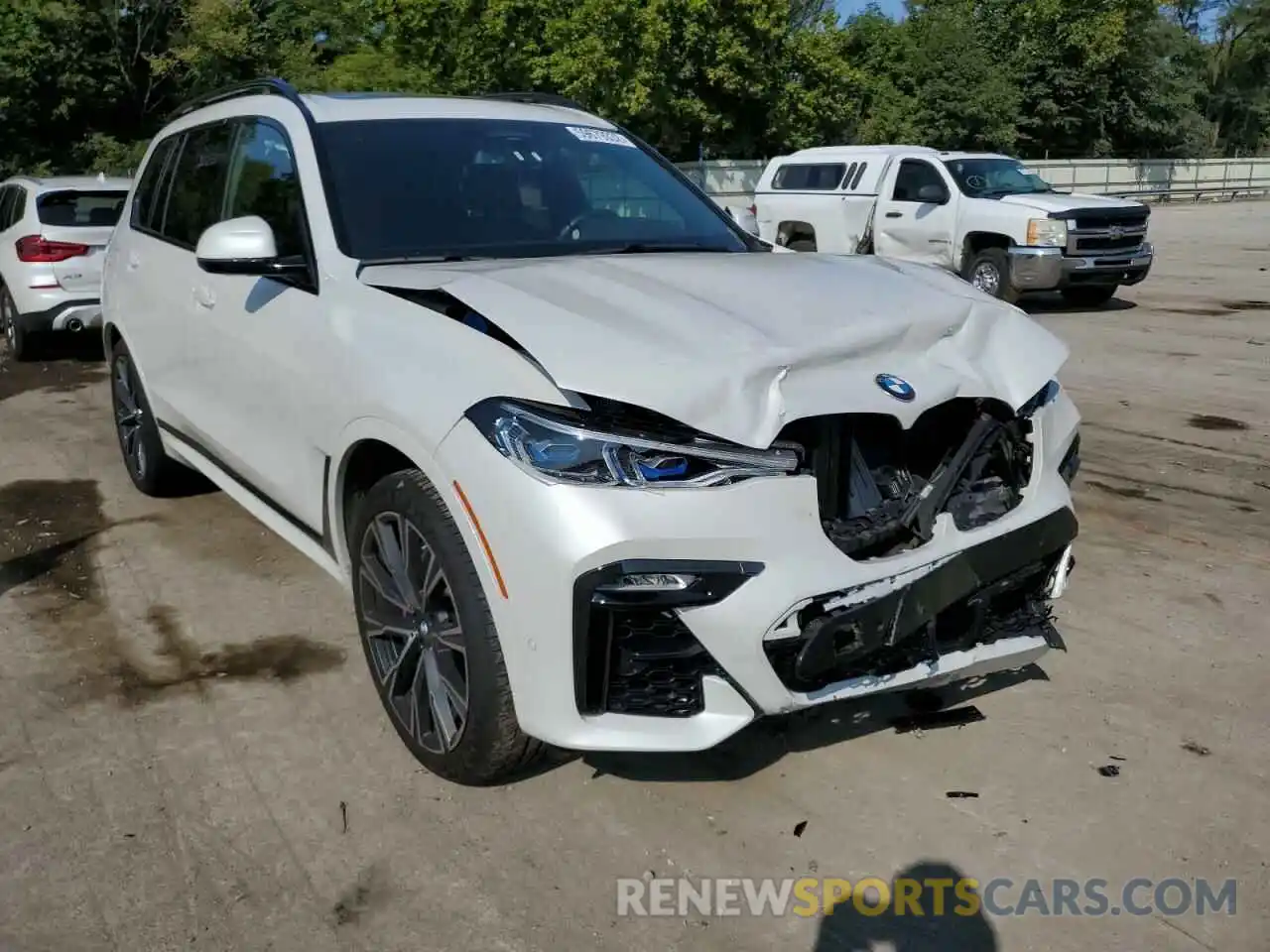 1 Photograph of a damaged car 5UXCX6C04L9C82684 BMW X7 2020