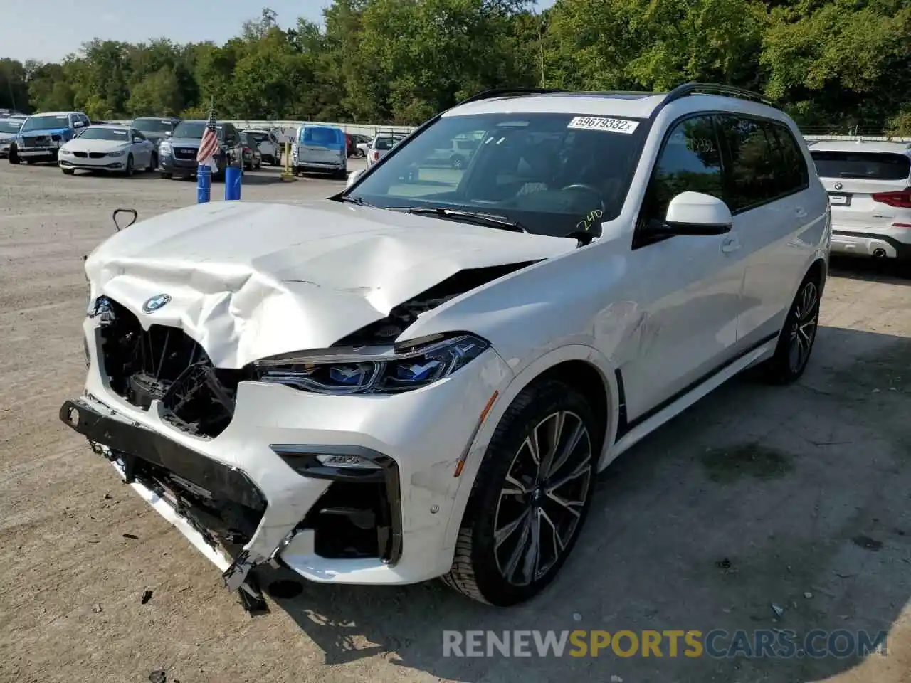 2 Photograph of a damaged car 5UXCX6C04L9C82684 BMW X7 2020