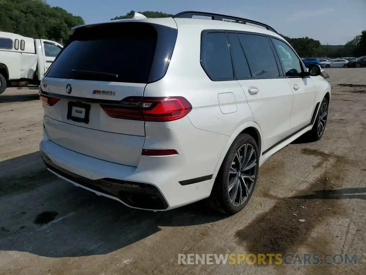 4 Photograph of a damaged car 5UXCX6C04L9C82684 BMW X7 2020