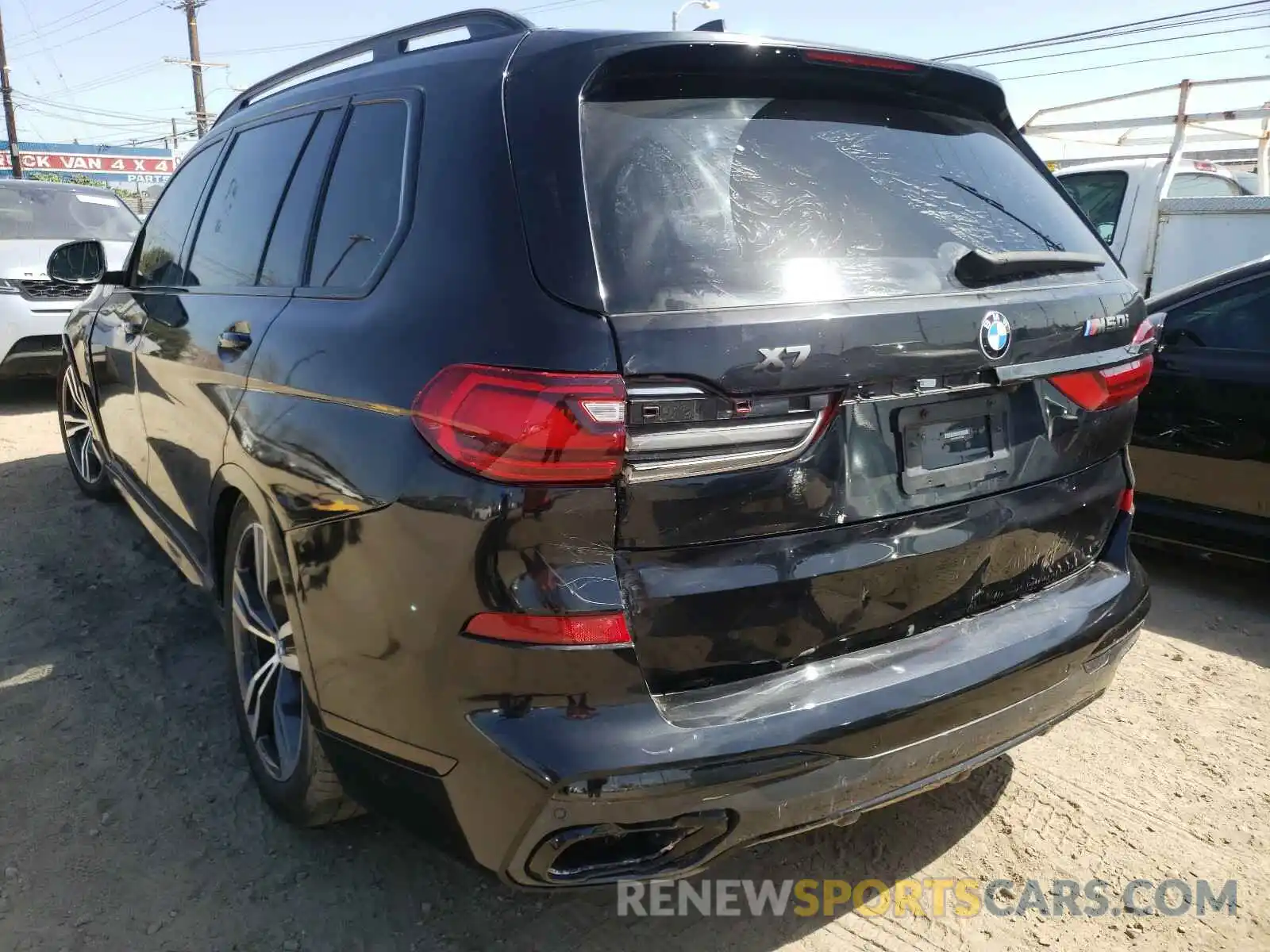 3 Photograph of a damaged car 5UXCX6C06L9B18806 BMW X7 2020