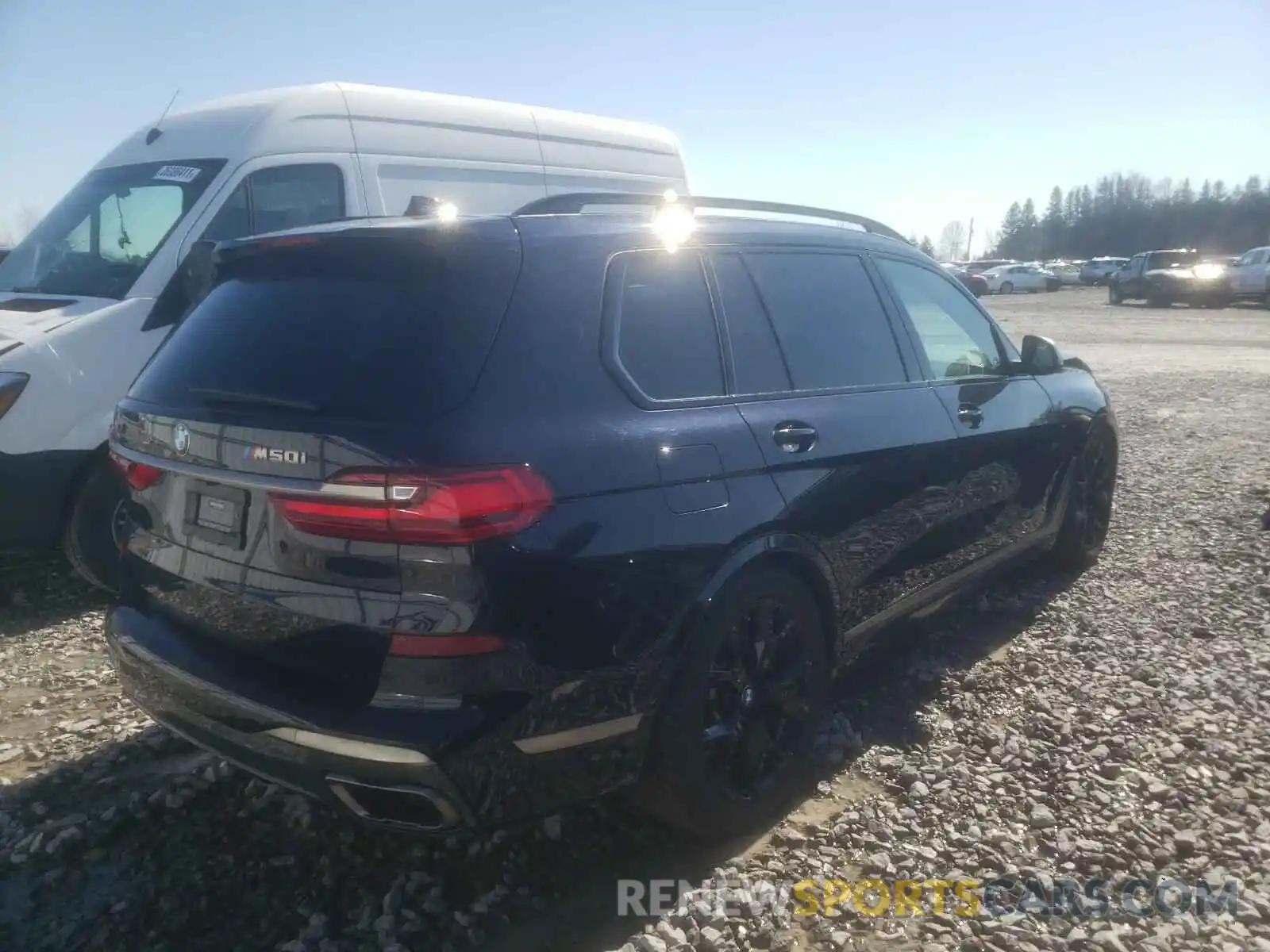 4 Photograph of a damaged car 5UXCX6C06LLE35438 BMW X7 2020