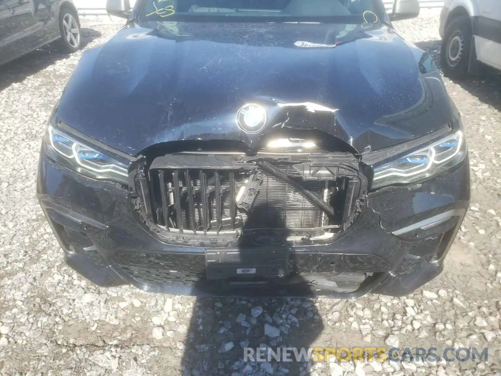 9 Photograph of a damaged car 5UXCX6C06LLE35438 BMW X7 2020