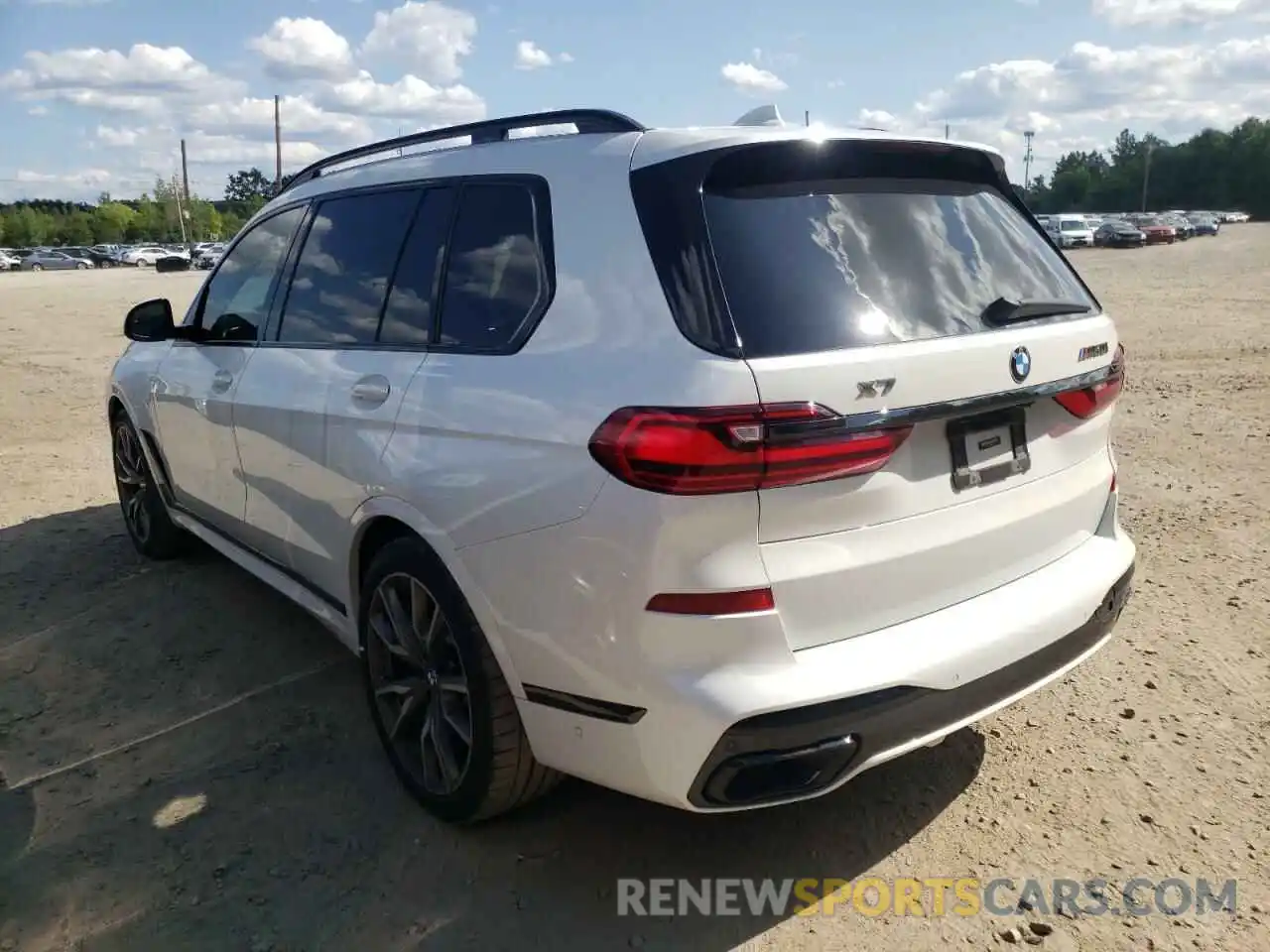 3 Photograph of a damaged car 5UXCX6C07L9B71465 BMW X7 2020