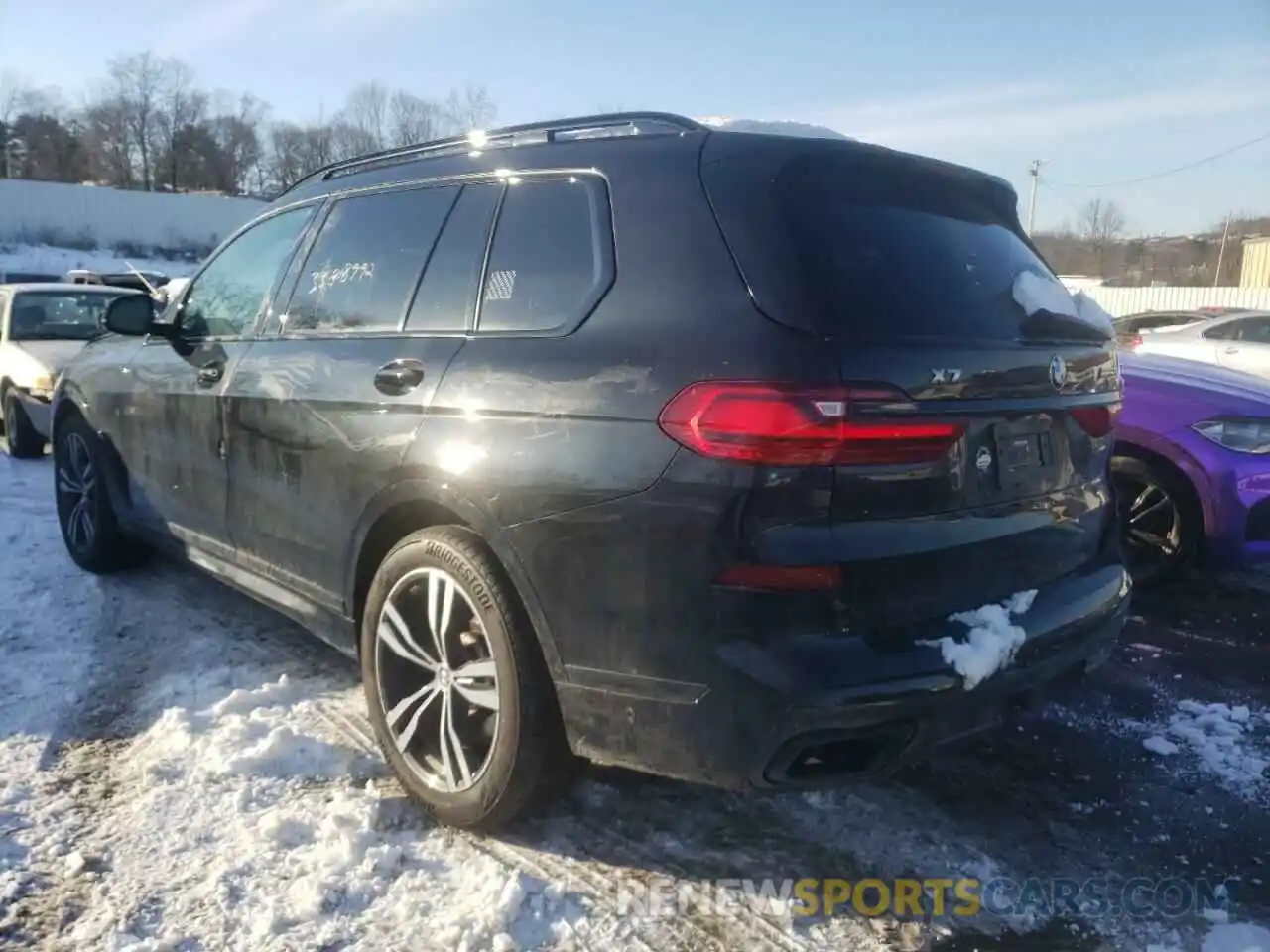 3 Photograph of a damaged car 5UXCX6C07L9C24939 BMW X7 2020