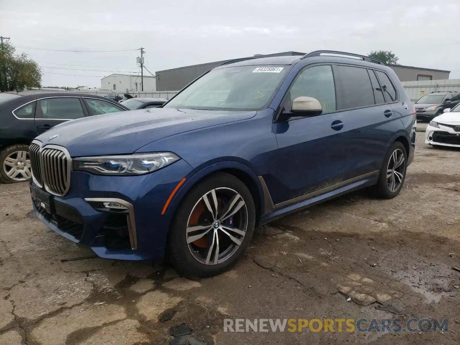 2 Photograph of a damaged car 5UXCX6C07LLE35335 BMW X7 2020