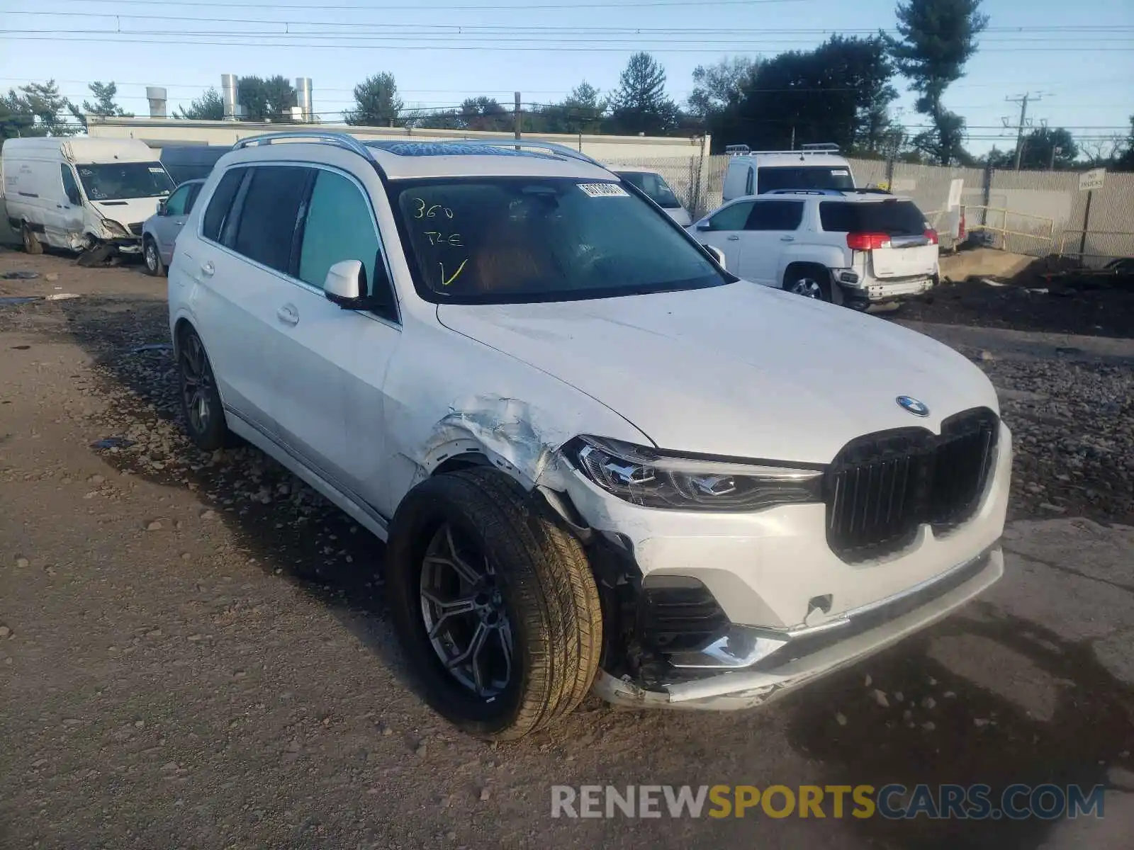 1 Photograph of a damaged car 5UXCW2C00M9E35557 BMW X7 2021