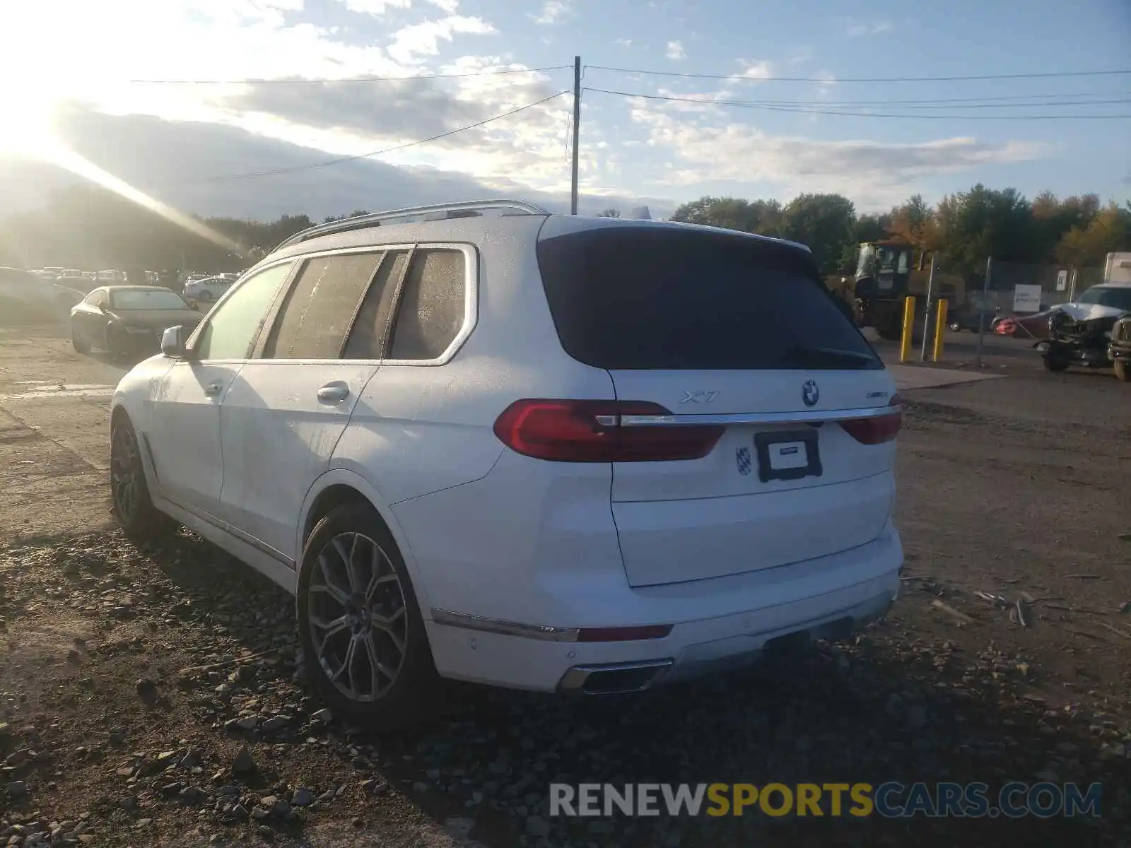 3 Photograph of a damaged car 5UXCW2C00M9E35557 BMW X7 2021