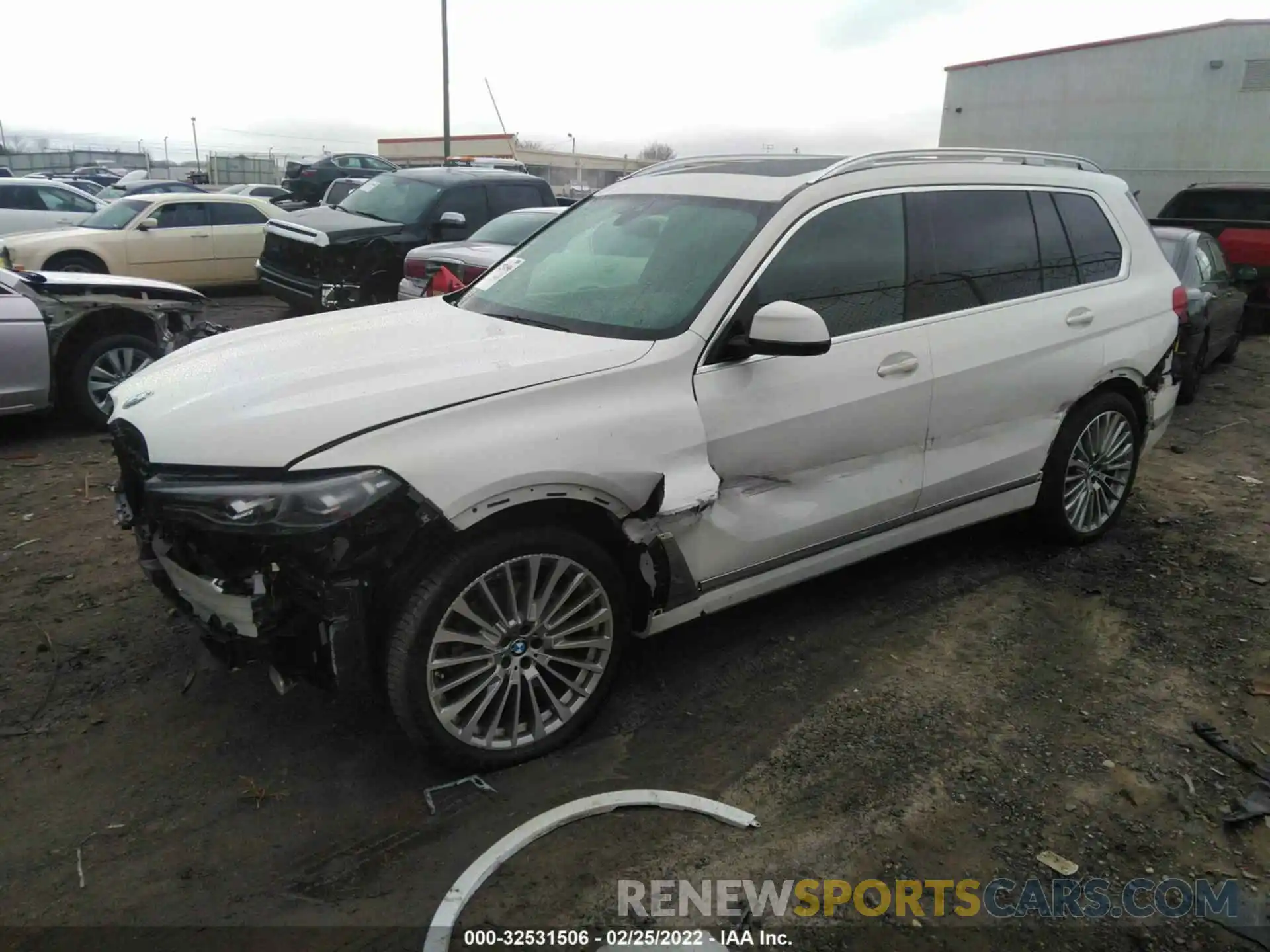 2 Photograph of a damaged car 5UXCW2C00M9G44037 BMW X7 2021