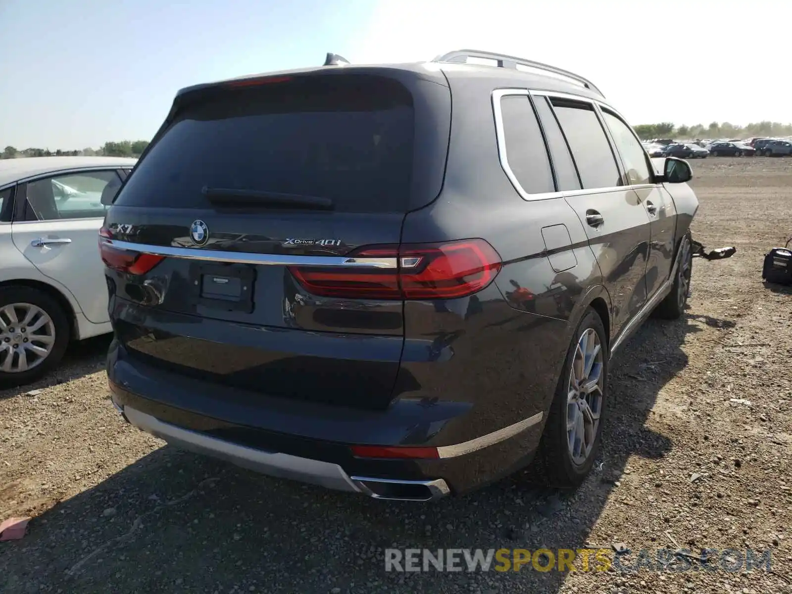 4 Photograph of a damaged car 5UXCW2C00M9G78446 BMW X7 2021