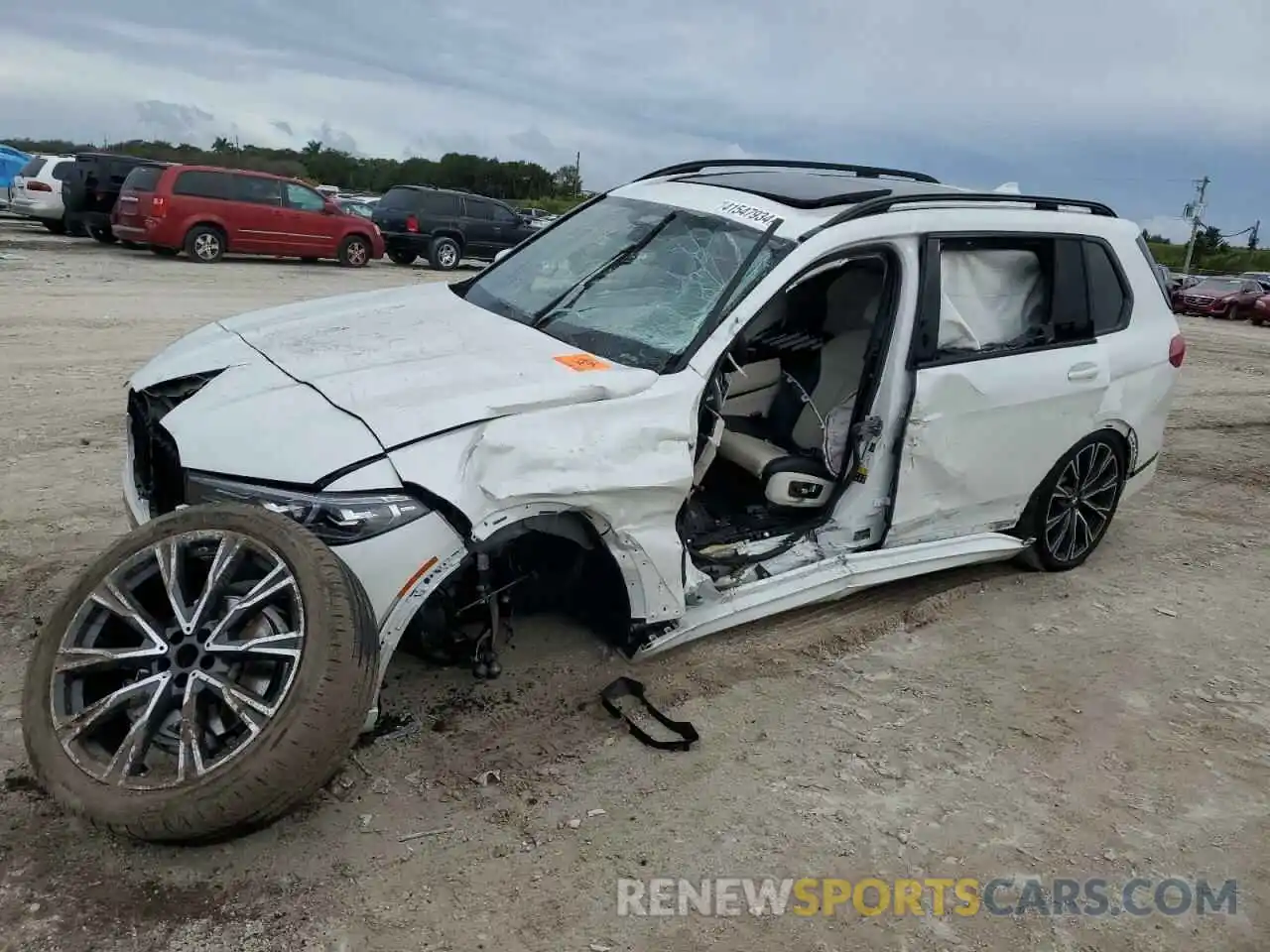 1 Фотография поврежденного автомобиля 5UXCW2C01M9E21621 BMW X7 2021
