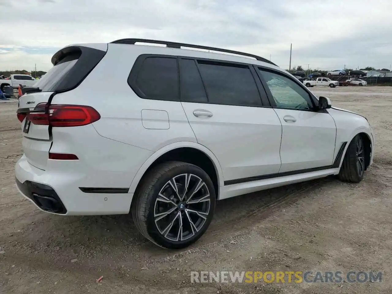 3 Фотография поврежденного автомобиля 5UXCW2C01M9E21621 BMW X7 2021