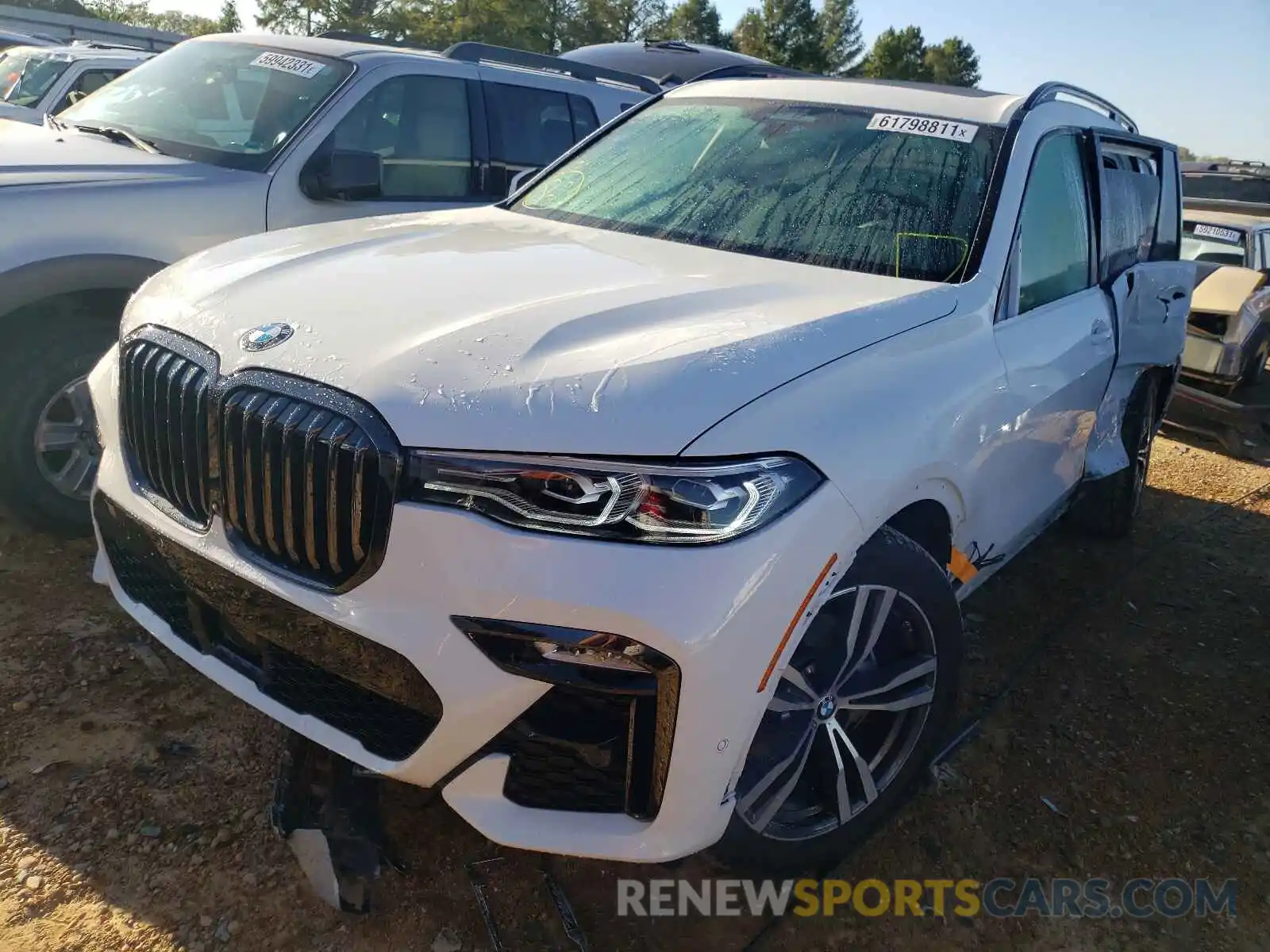 2 Photograph of a damaged car 5UXCW2C01M9E64243 BMW X7 2021