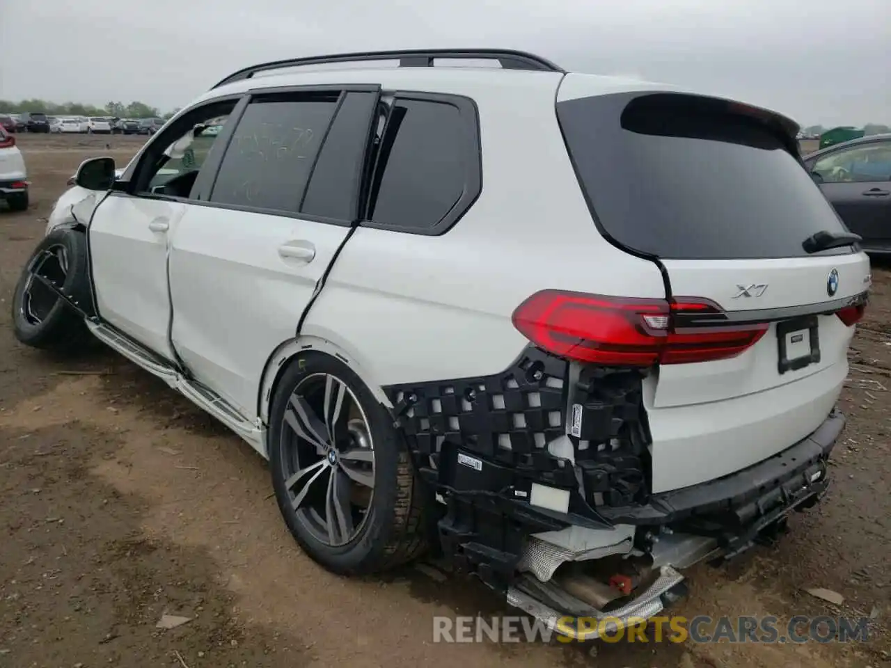 3 Photograph of a damaged car 5UXCW2C01M9F11965 BMW X7 2021