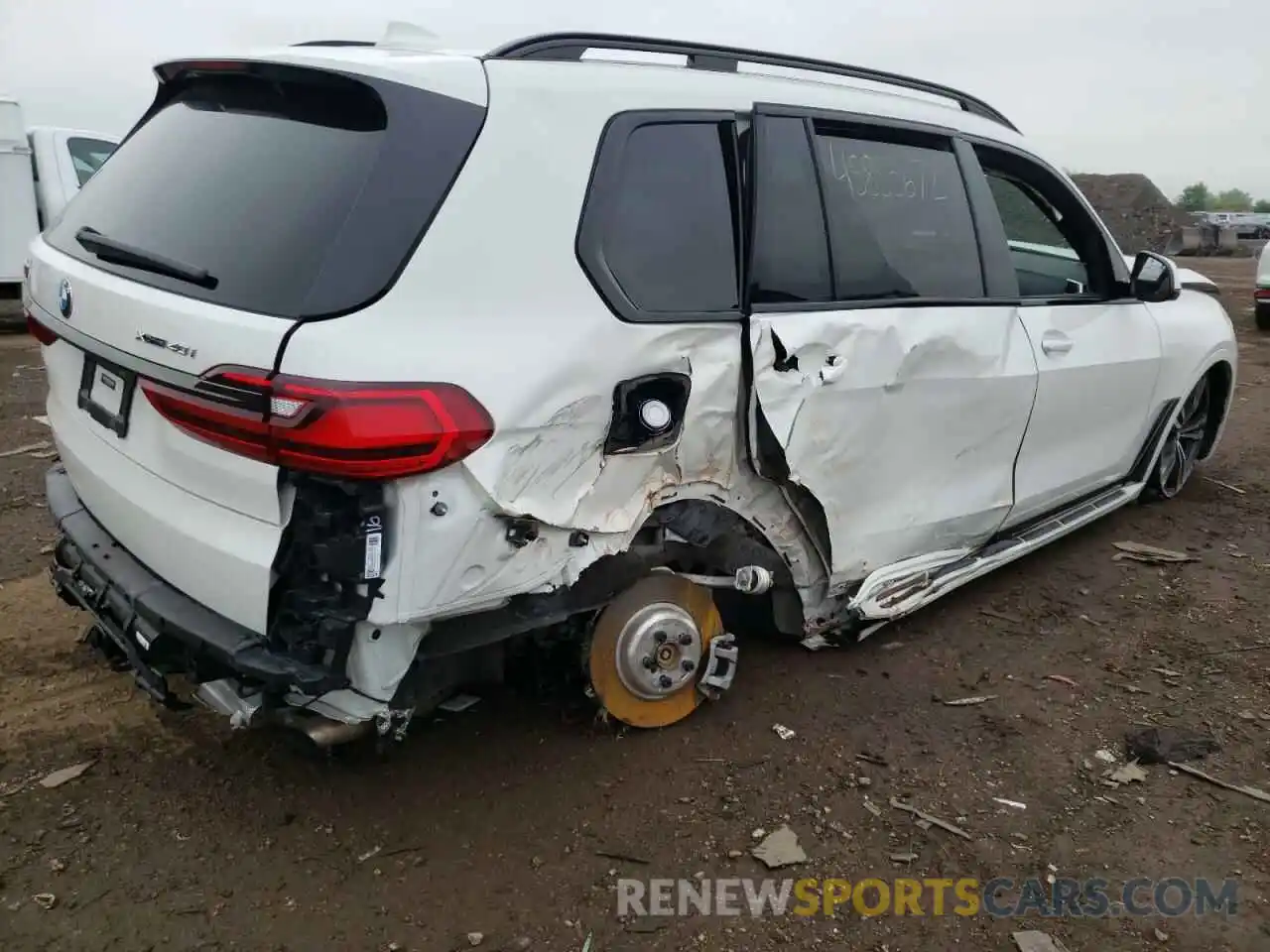 4 Photograph of a damaged car 5UXCW2C01M9F11965 BMW X7 2021