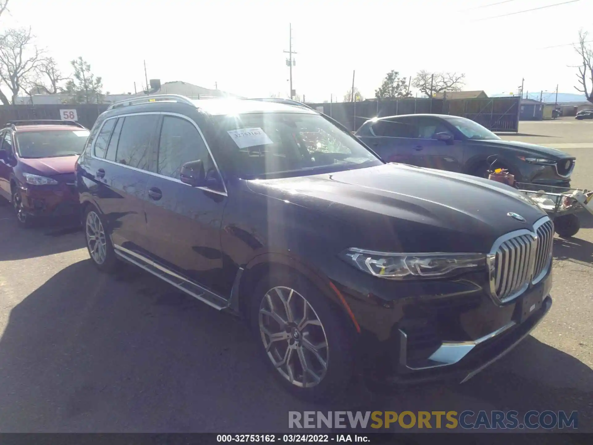 1 Photograph of a damaged car 5UXCW2C01M9F21735 BMW X7 2021