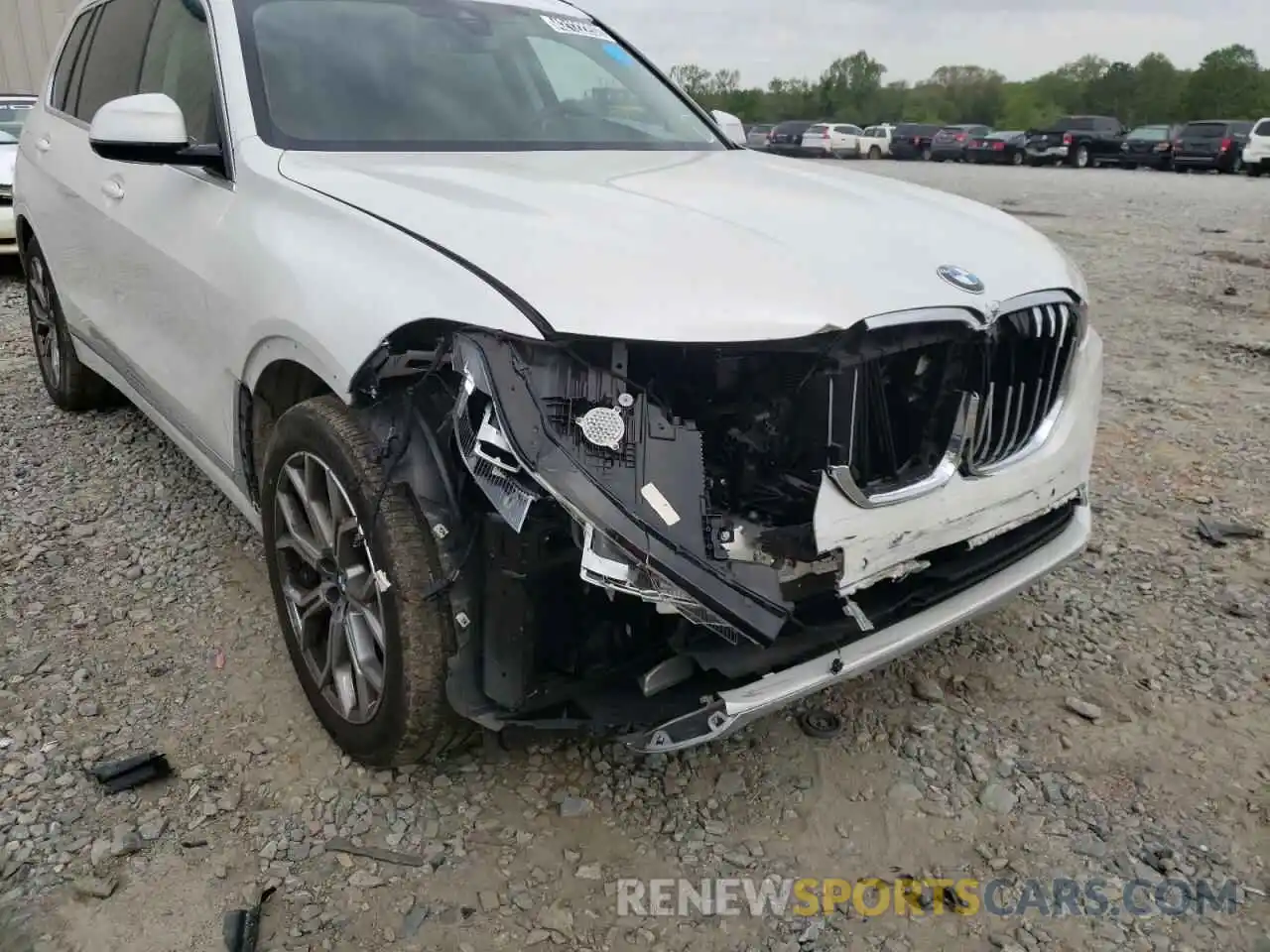 9 Photograph of a damaged car 5UXCW2C01M9H13737 BMW X7 2021