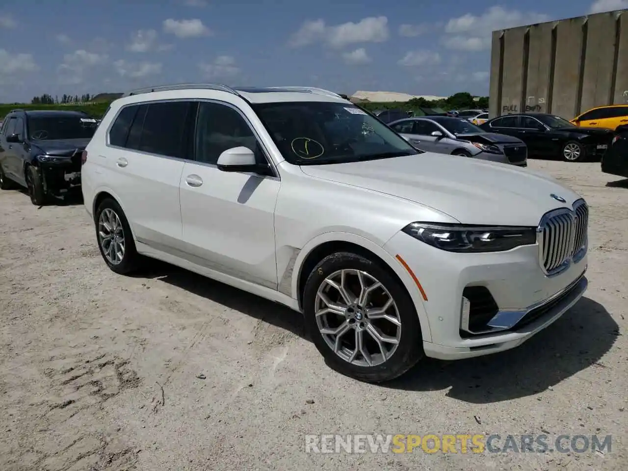 1 Photograph of a damaged car 5UXCW2C01M9H45894 BMW X7 2021