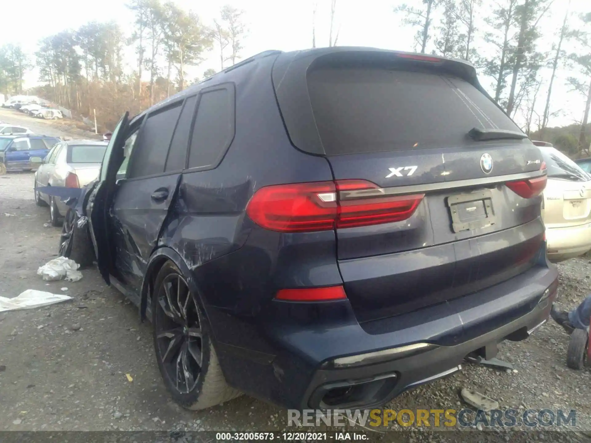 3 Photograph of a damaged car 5UXCW2C02M9D82795 BMW X7 2021