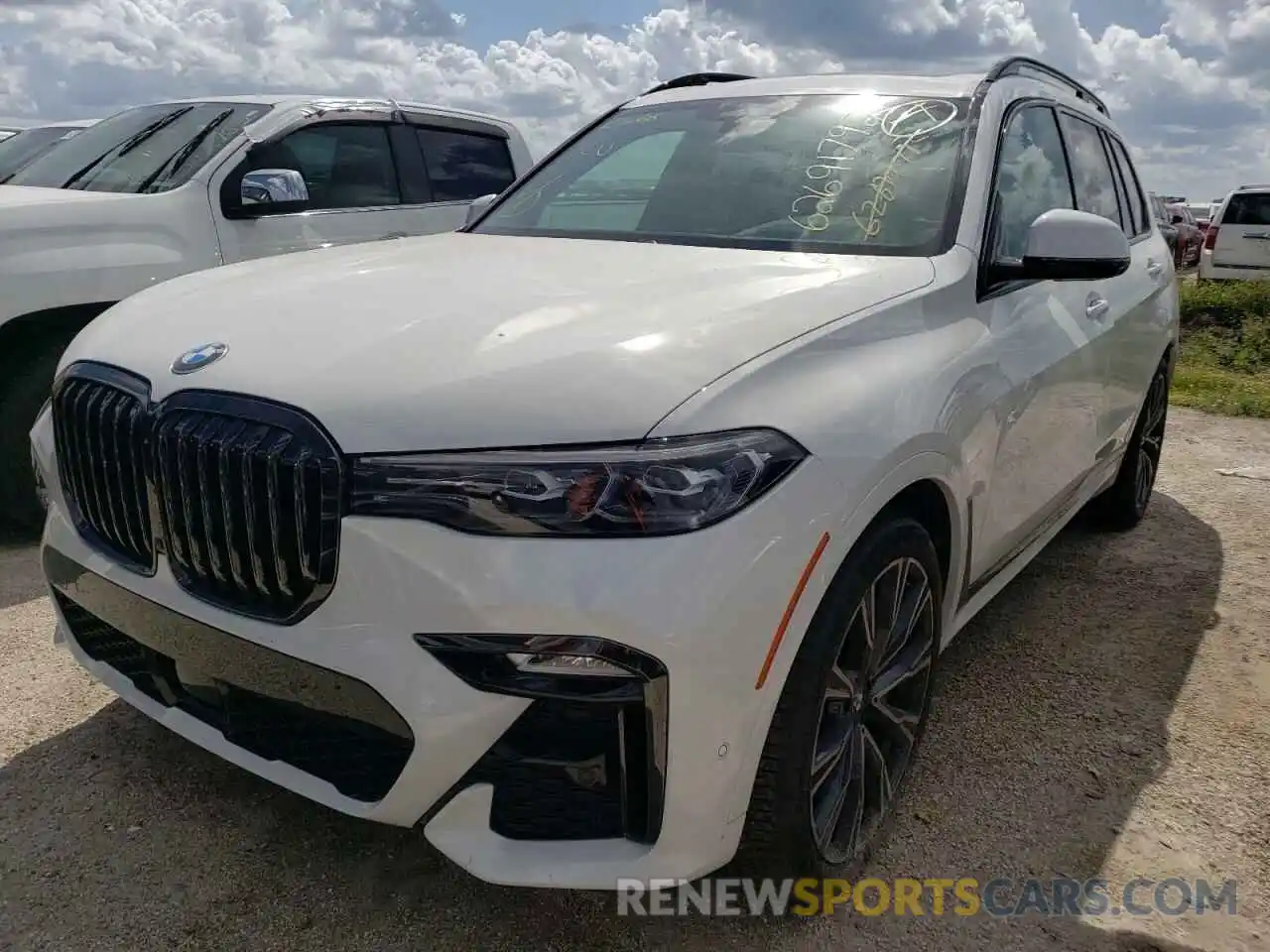 2 Photograph of a damaged car 5UXCW2C02M9E43451 BMW X7 2021