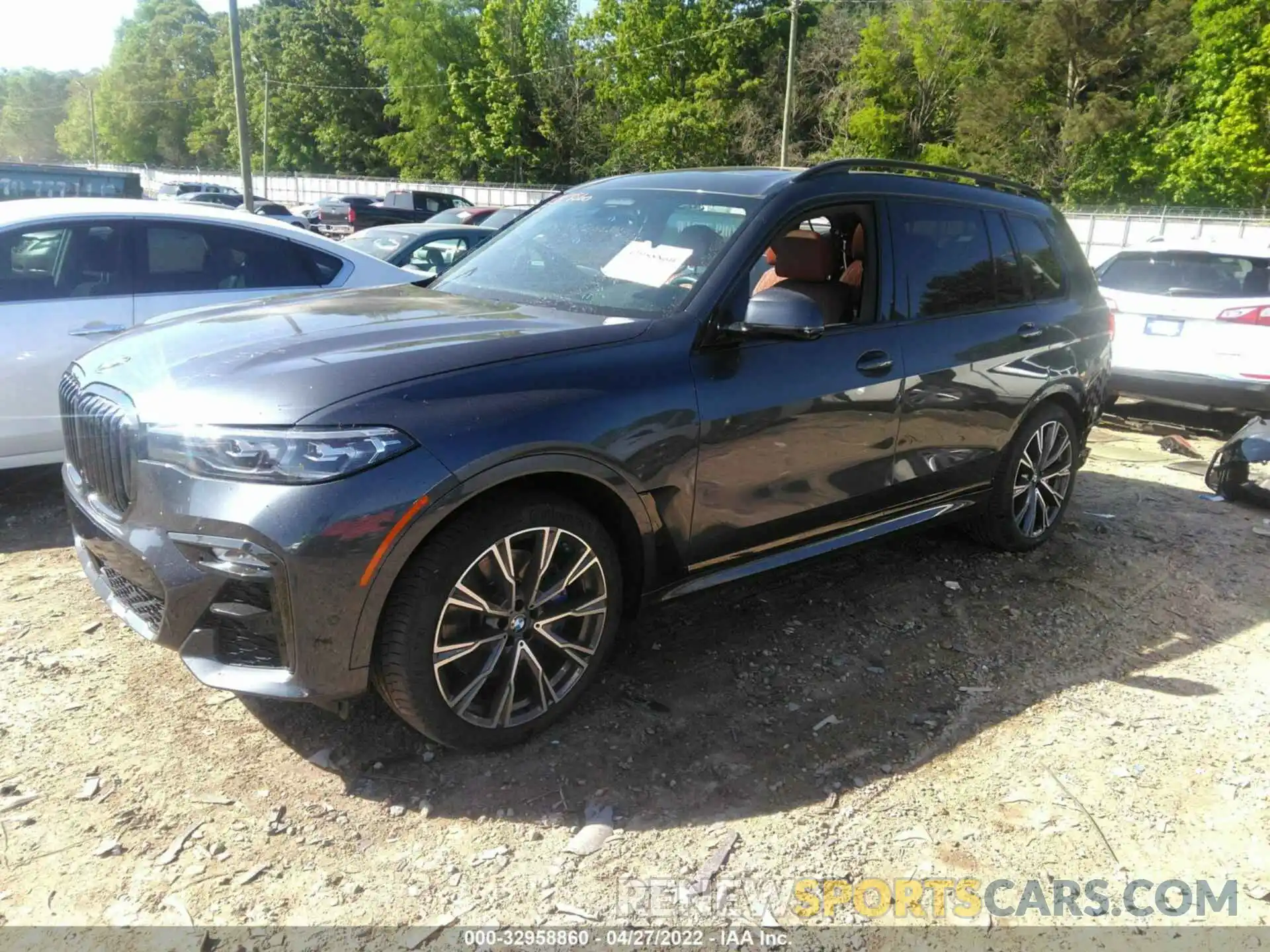 2 Photograph of a damaged car 5UXCW2C02M9E73646 BMW X7 2021