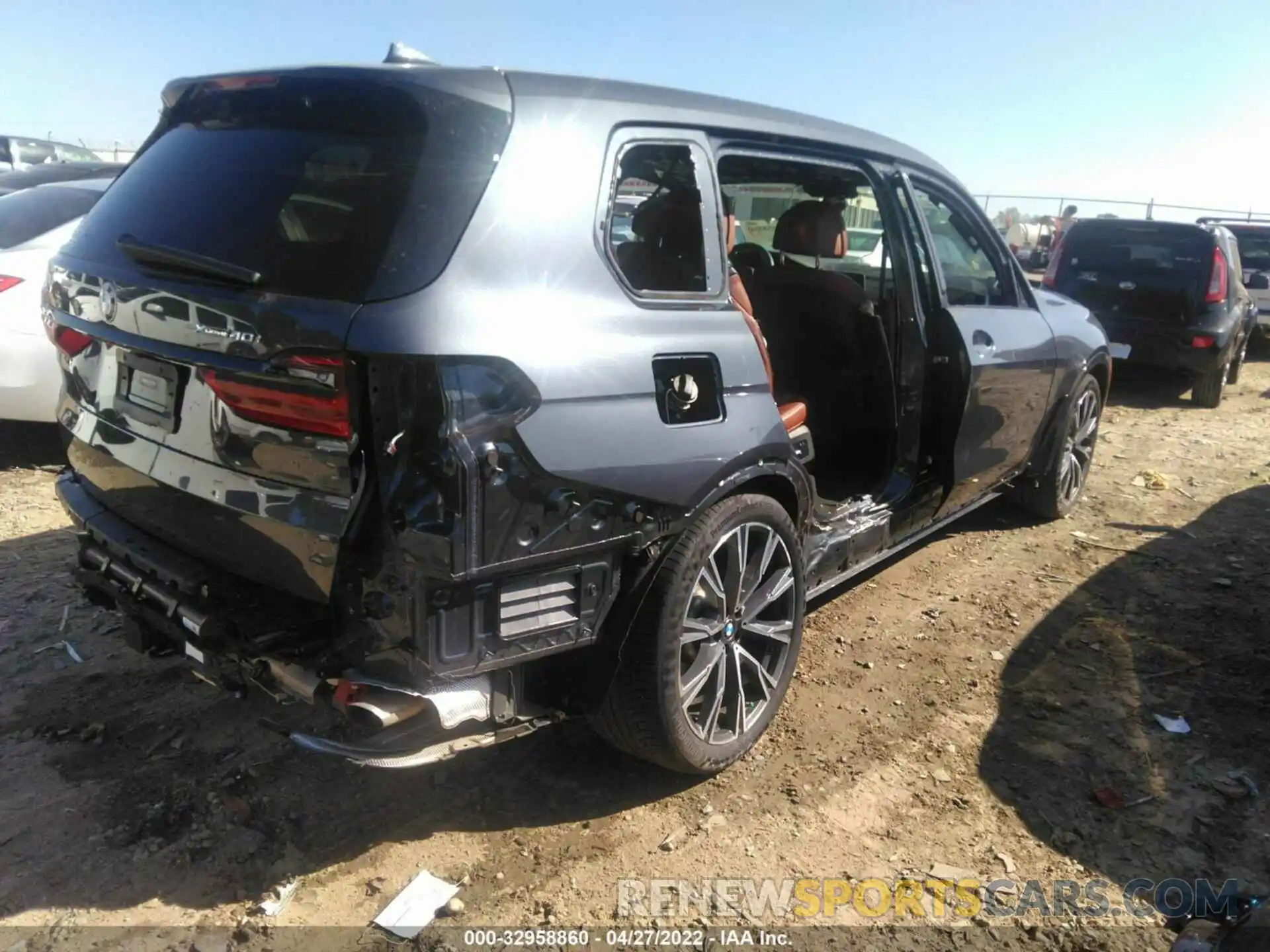 4 Фотография поврежденного автомобиля 5UXCW2C02M9E73646 BMW X7 2021