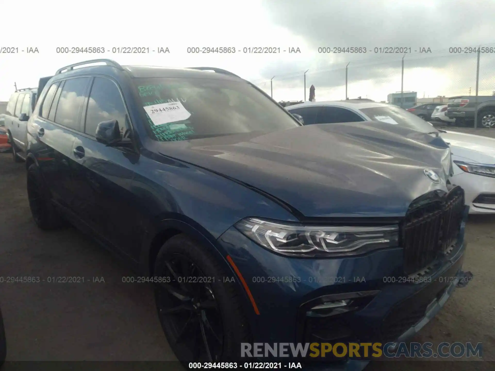 1 Photograph of a damaged car 5UXCW2C02M9F09982 BMW X7 2021