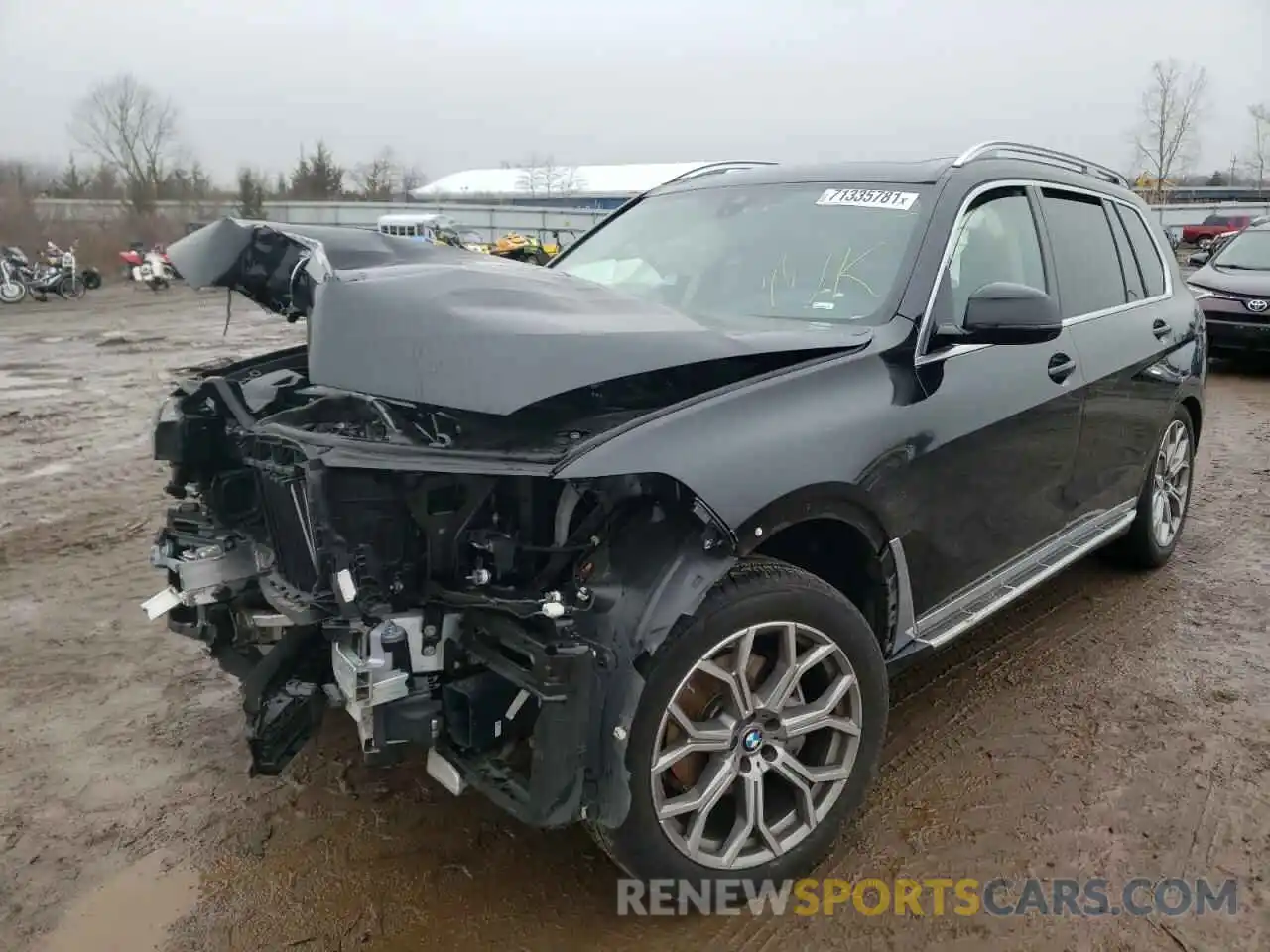 2 Photograph of a damaged car 5UXCW2C02M9F32727 BMW X7 2021