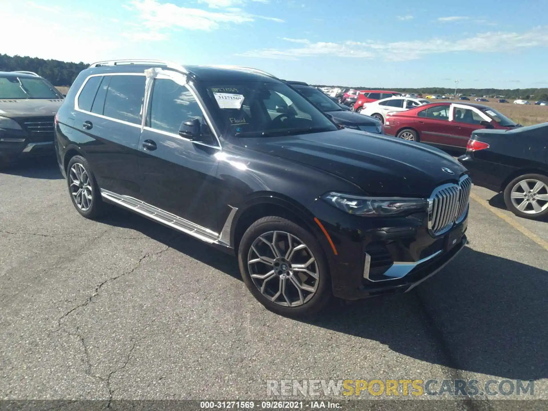 1 Photograph of a damaged car 5UXCW2C02M9F32792 BMW X7 2021