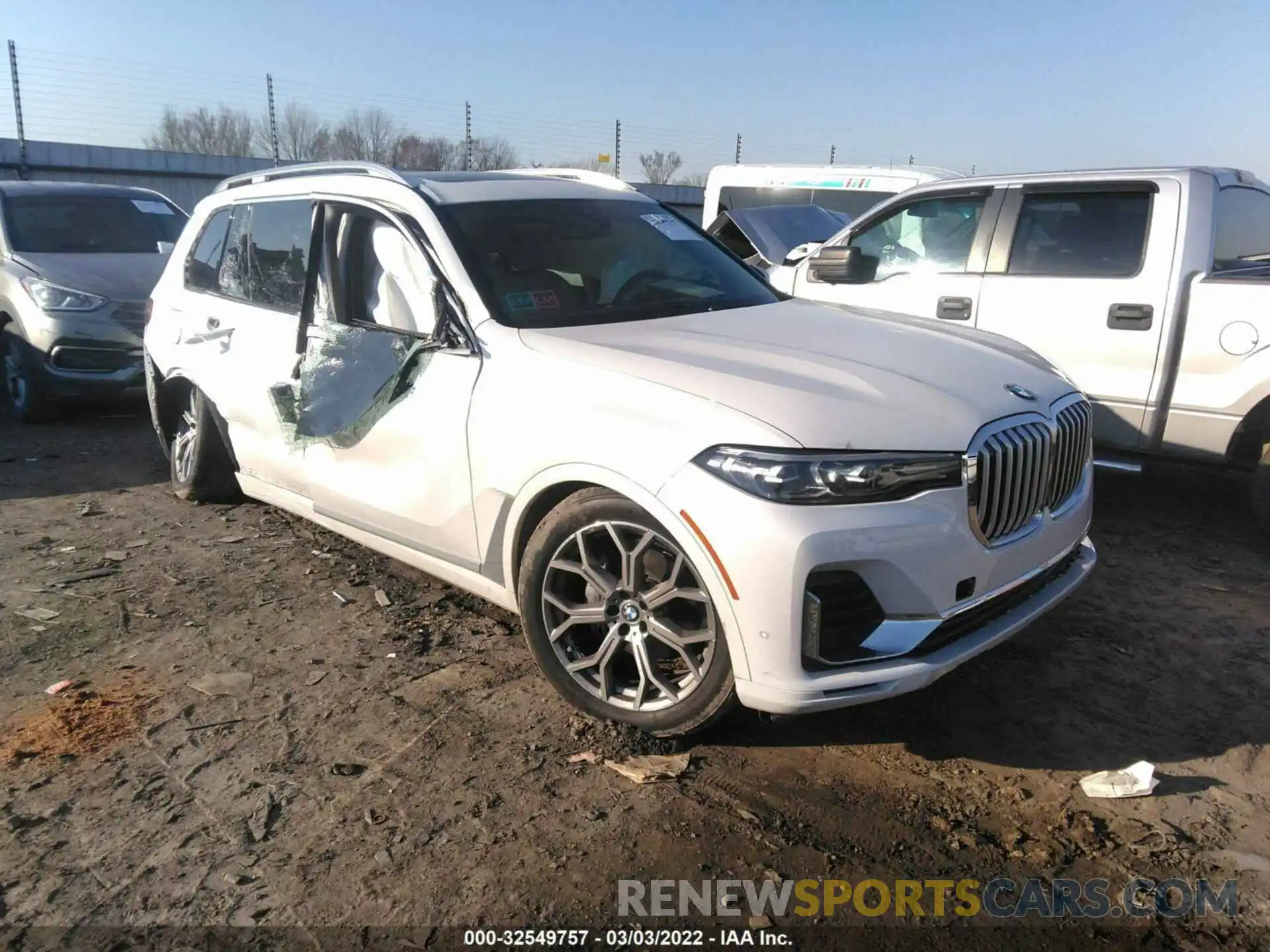 1 Photograph of a damaged car 5UXCW2C02M9F51875 BMW X7 2021