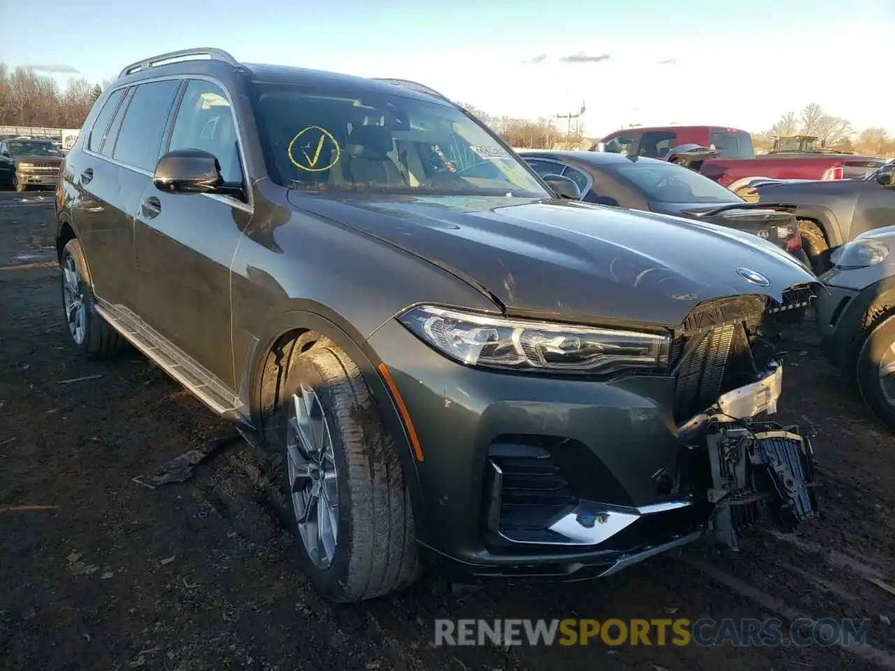 1 Photograph of a damaged car 5UXCW2C02M9F71253 BMW X7 2021