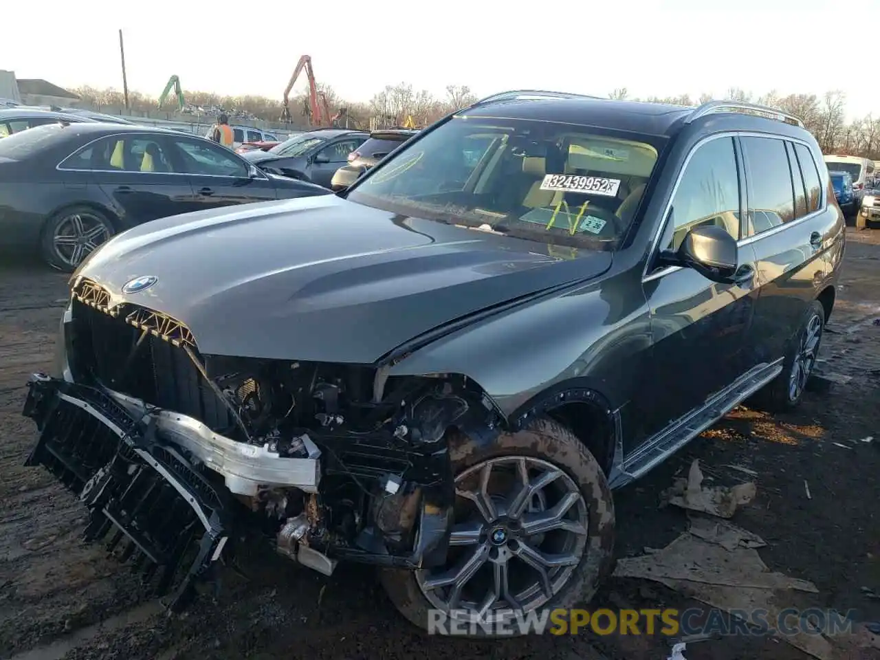 2 Photograph of a damaged car 5UXCW2C02M9F71253 BMW X7 2021