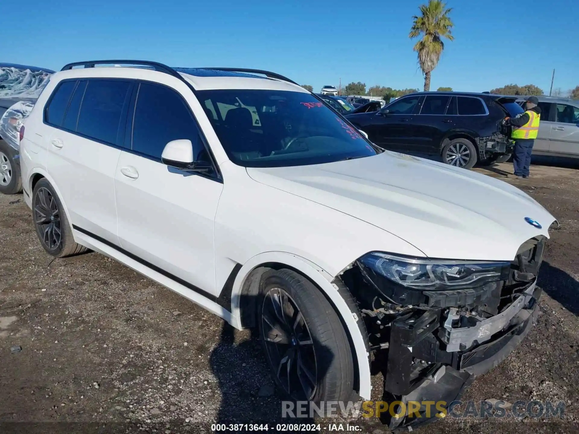 1 Photograph of a damaged car 5UXCW2C02M9F89963 BMW X7 2021