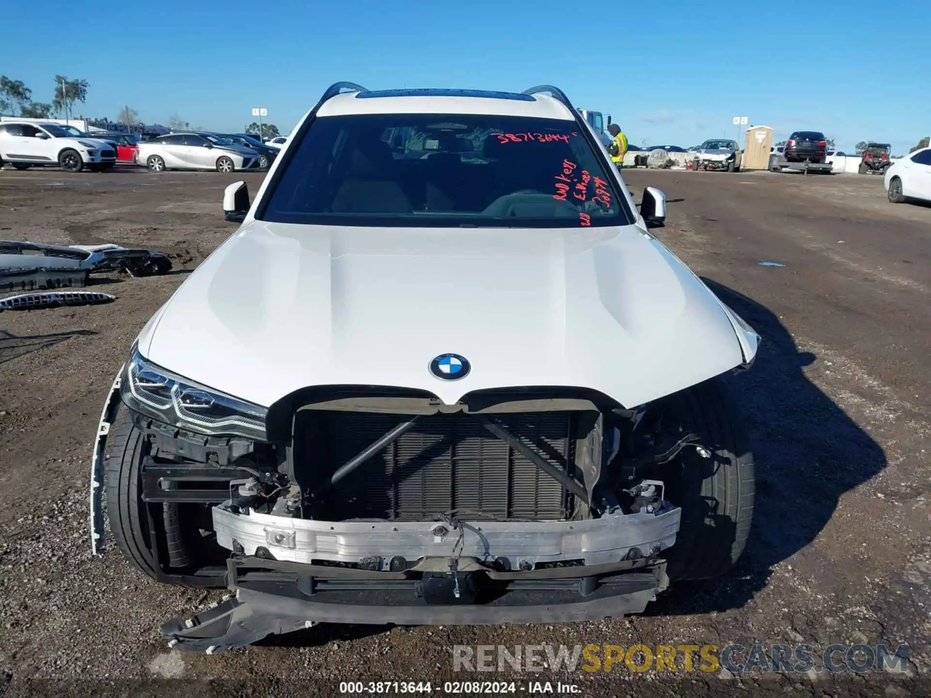 13 Photograph of a damaged car 5UXCW2C02M9F89963 BMW X7 2021