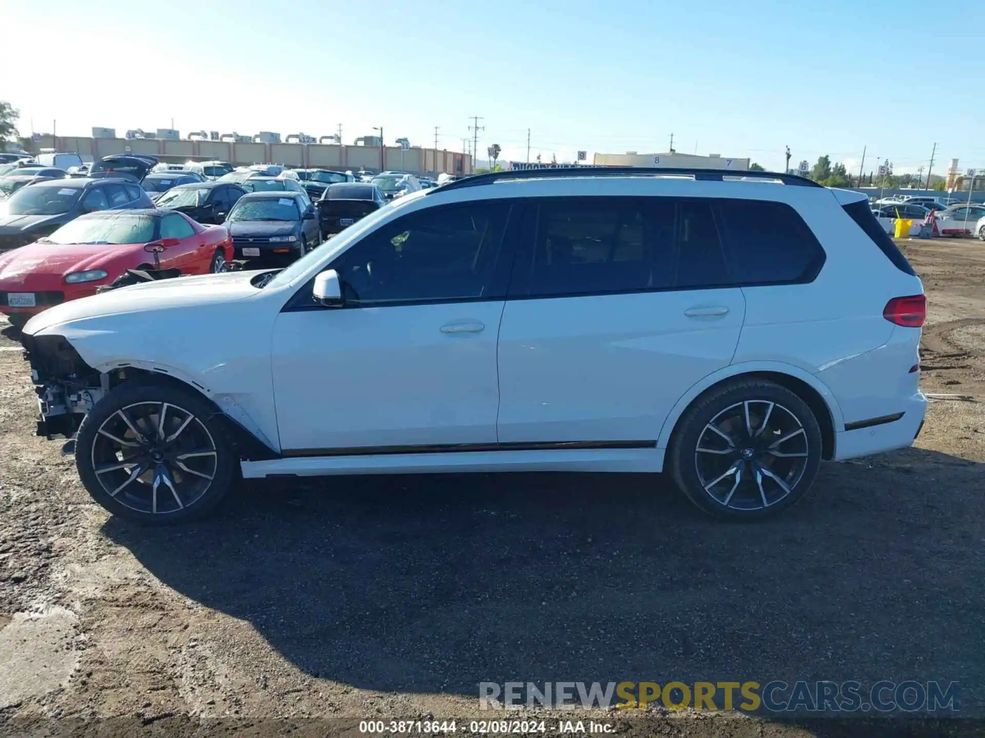 15 Photograph of a damaged car 5UXCW2C02M9F89963 BMW X7 2021