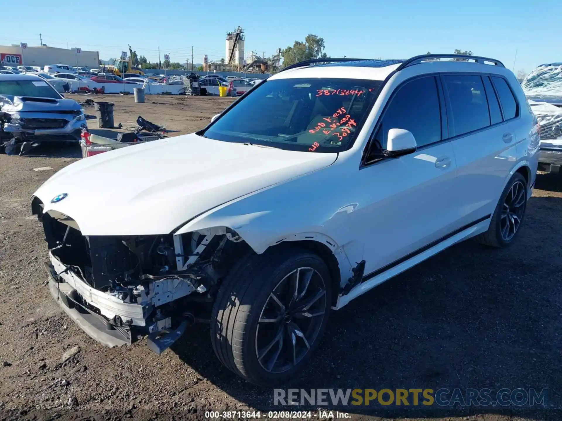 2 Photograph of a damaged car 5UXCW2C02M9F89963 BMW X7 2021